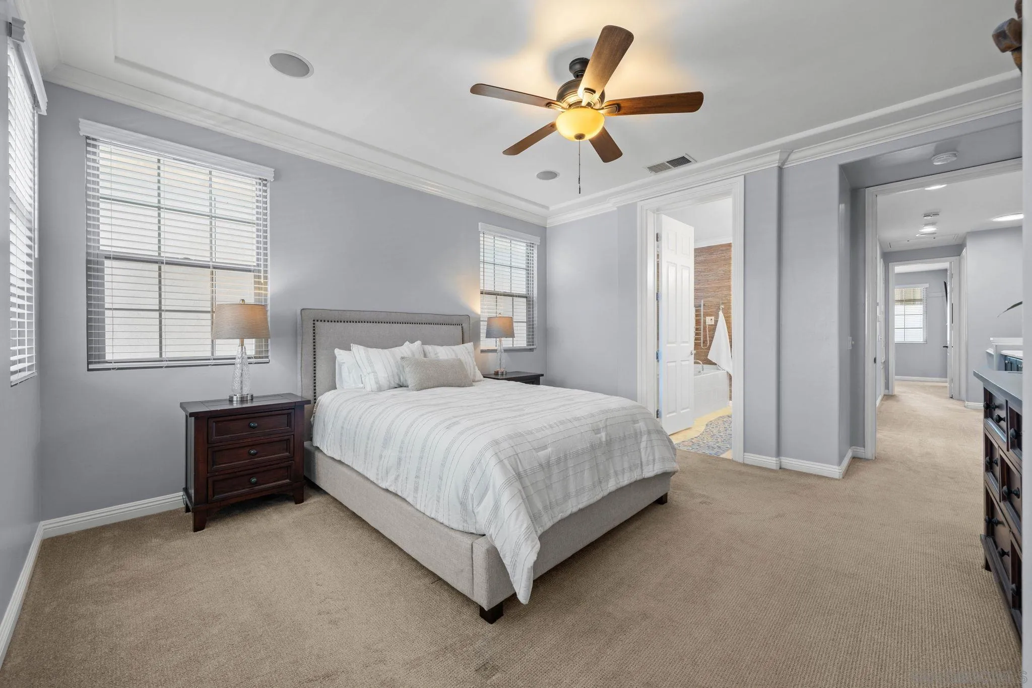 https://cdn.realtyfeed.com/cdn/127/260008457/12faf222f8c15f05eedd2b448e31a67b.webp