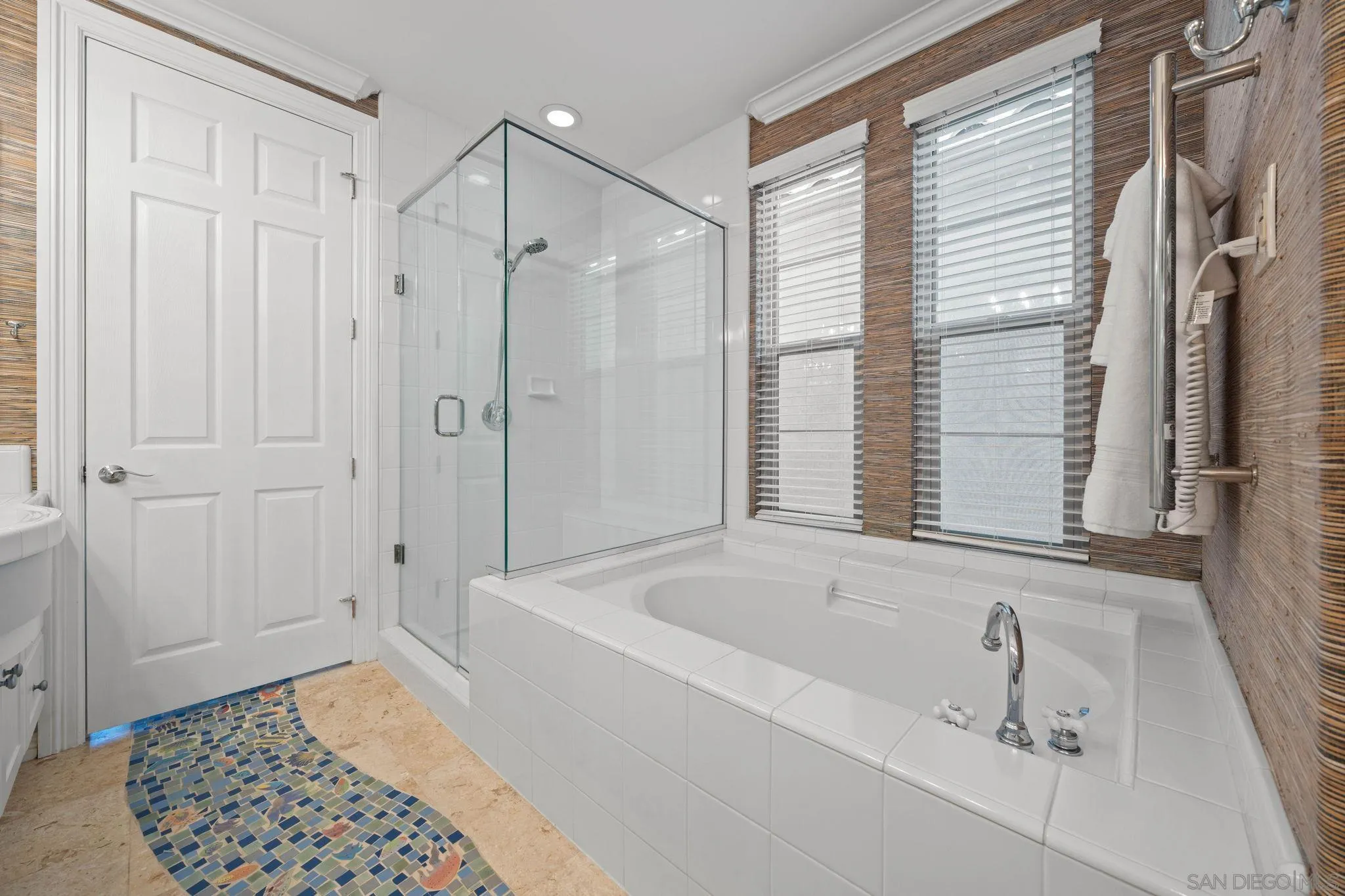 https://cdn.realtyfeed.com/cdn/127/260008457/4b3611fd8eb4ec2ceae7750f8c035095.webp