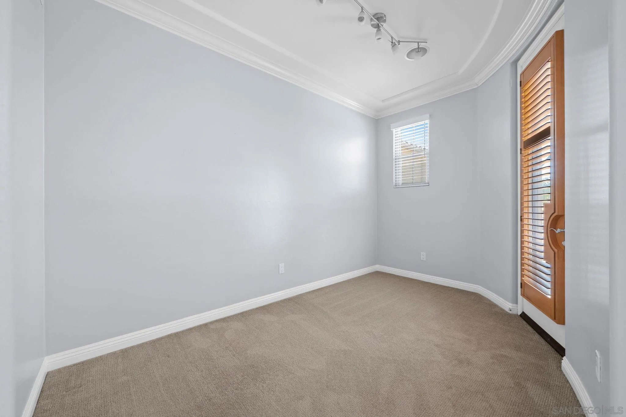 https://cdn.realtyfeed.com/cdn/127/260008457/7a098c9ec8dc966223a7c24cf431a28b.webp