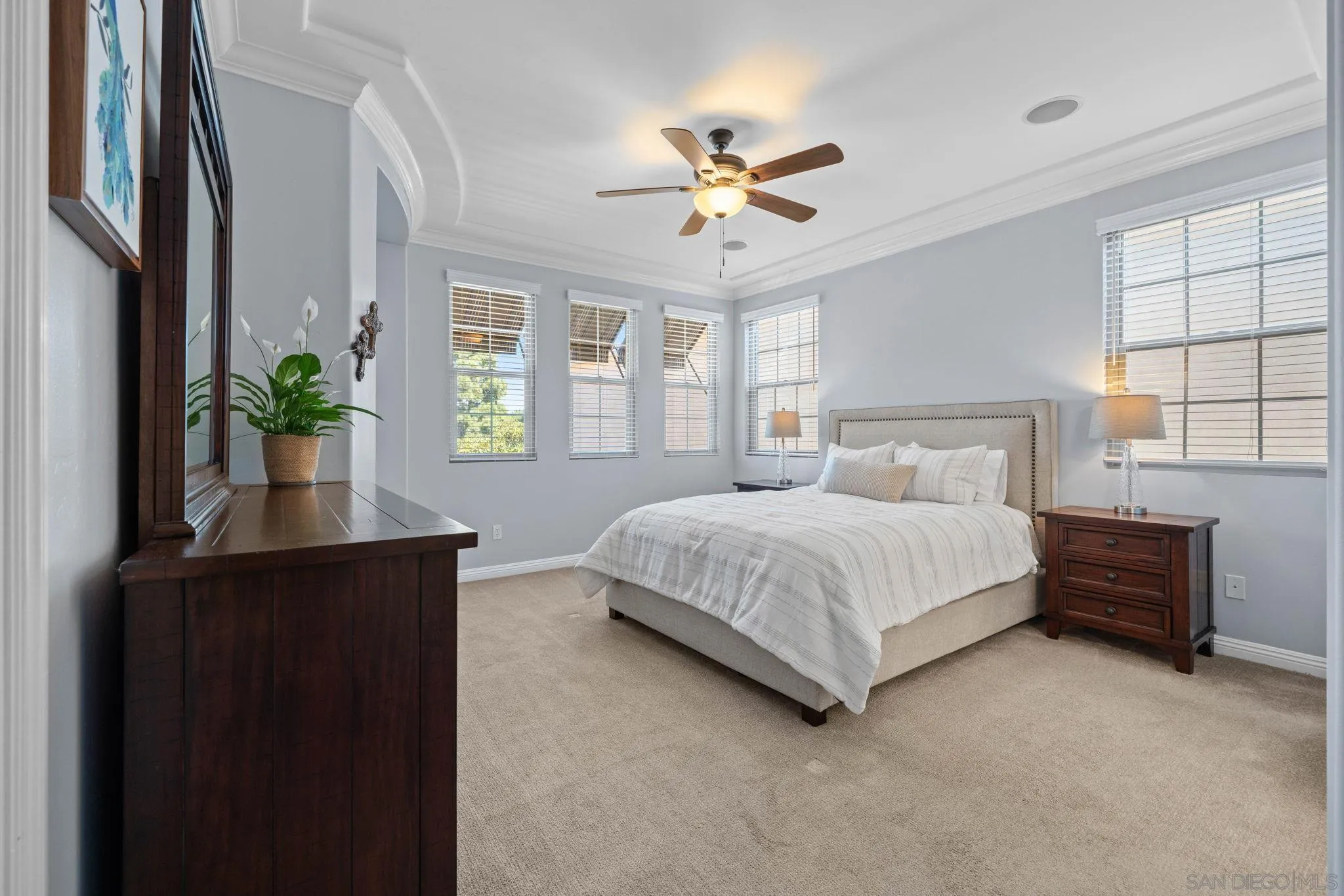 https://cdn.realtyfeed.com/cdn/127/260008457/994db43900d92730cd13e9891abf12f4.webp
