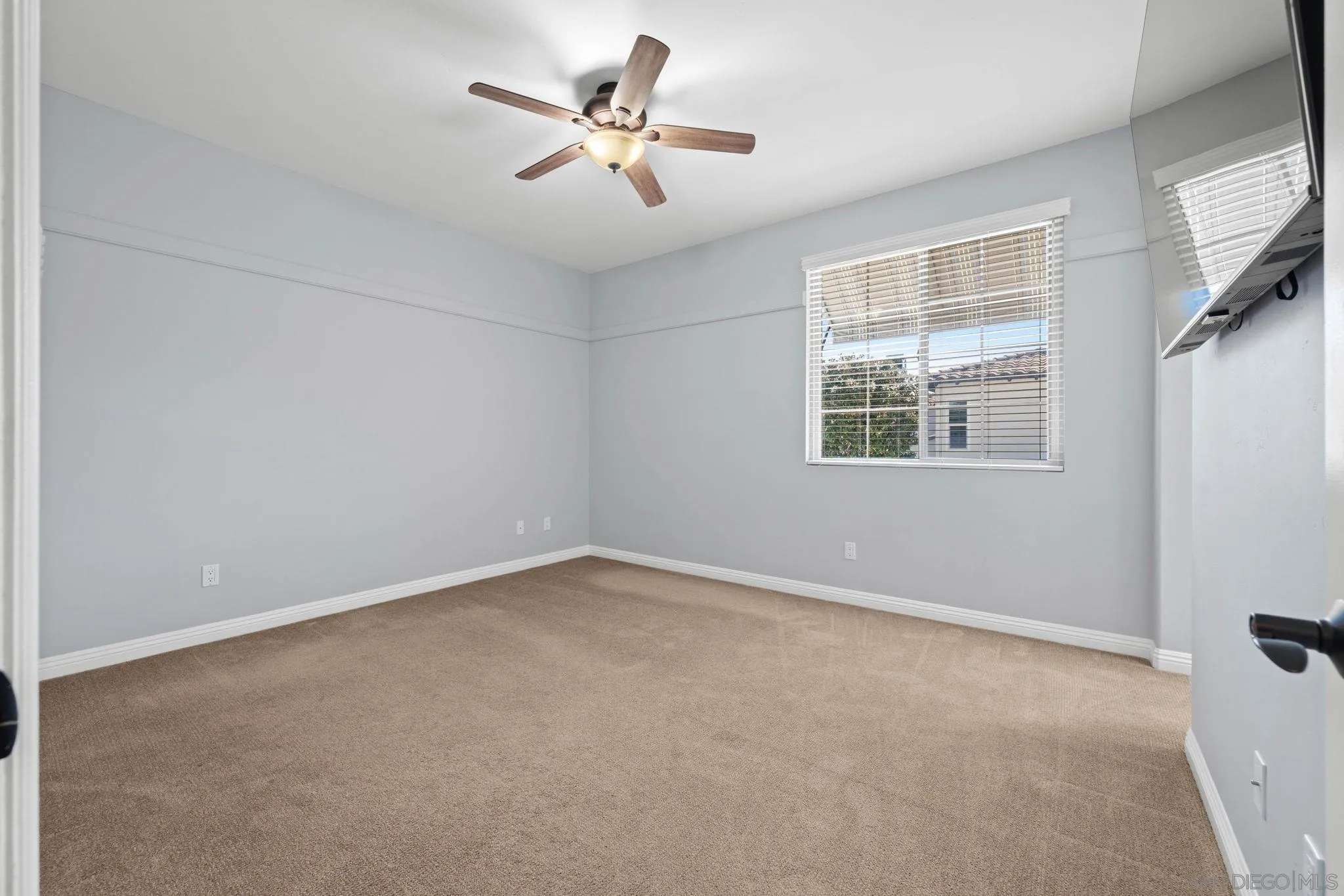 https://cdn.realtyfeed.com/cdn/127/260008457/b92a63302e700c5641f2486afa47c6c1.webp