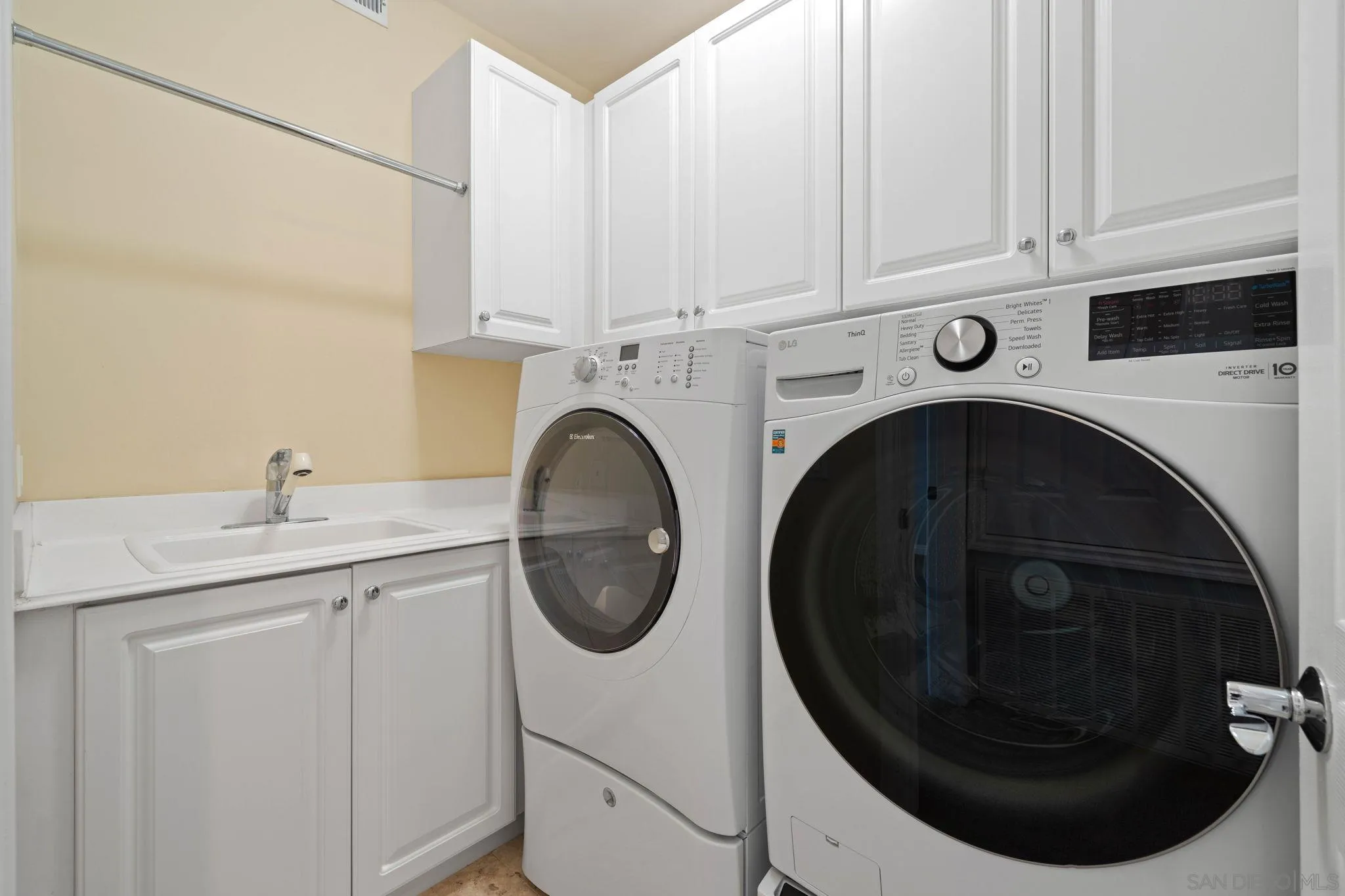 https://cdn.realtyfeed.com/cdn/127/260008457/d70af49a967c2093bc7917ff8ed24892.webp