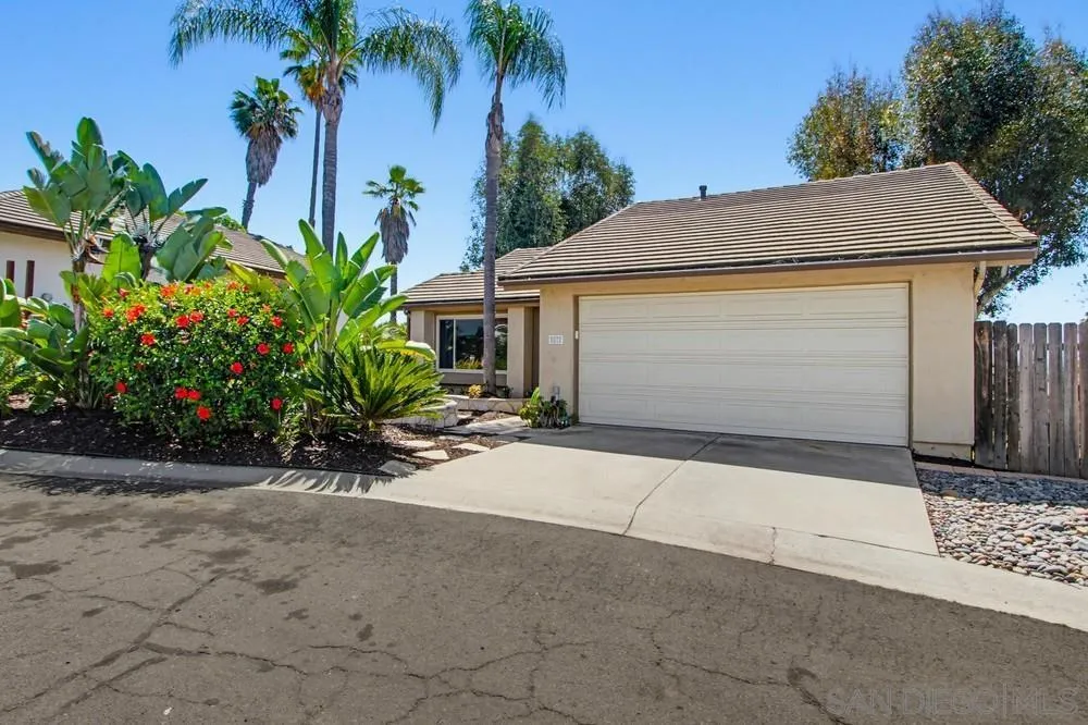 https://cdn.realtyfeed.com/cdn/127/260008461/0472884d7b075534742c8ca88a775933.webp