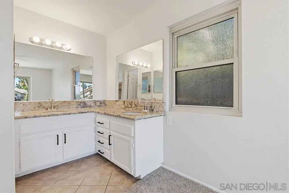 https://cdn.realtyfeed.com/cdn/127/260008461/2211a9001c08178901908e2079cb6af4.webp