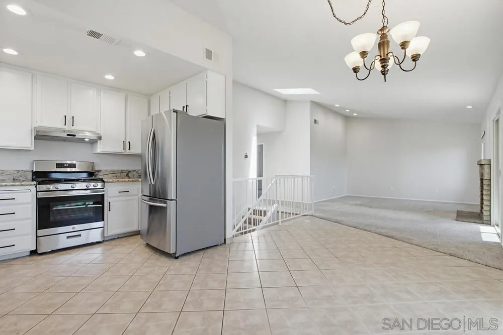 https://cdn.realtyfeed.com/cdn/127/260008461/25314758878bf4aa29dc63c67ac21a7a.webp