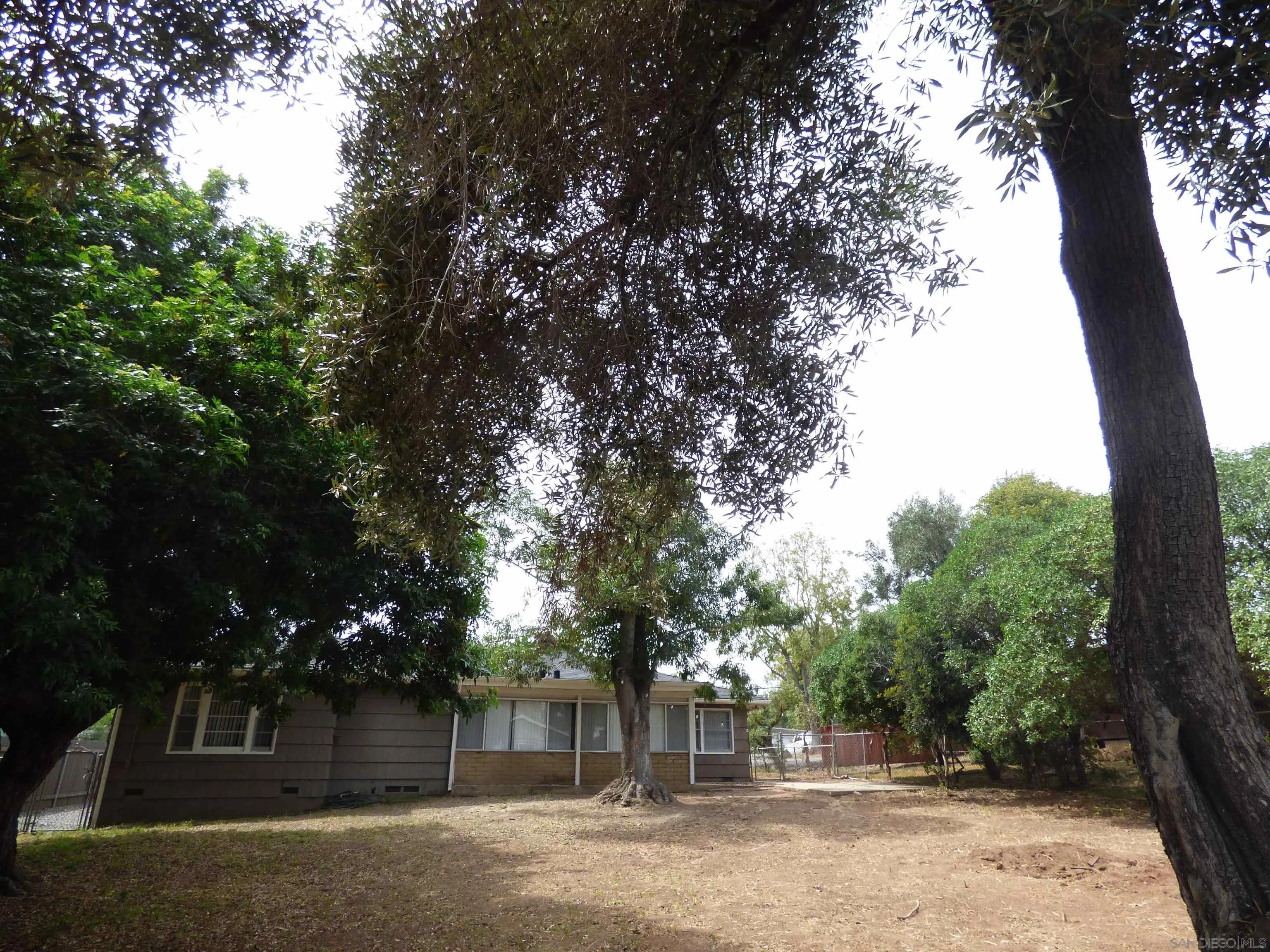 https://cdn.realtyfeed.com/cdn/127/260008462/70c9cd9d6414cdd9a83db99ab1c1294f.webp