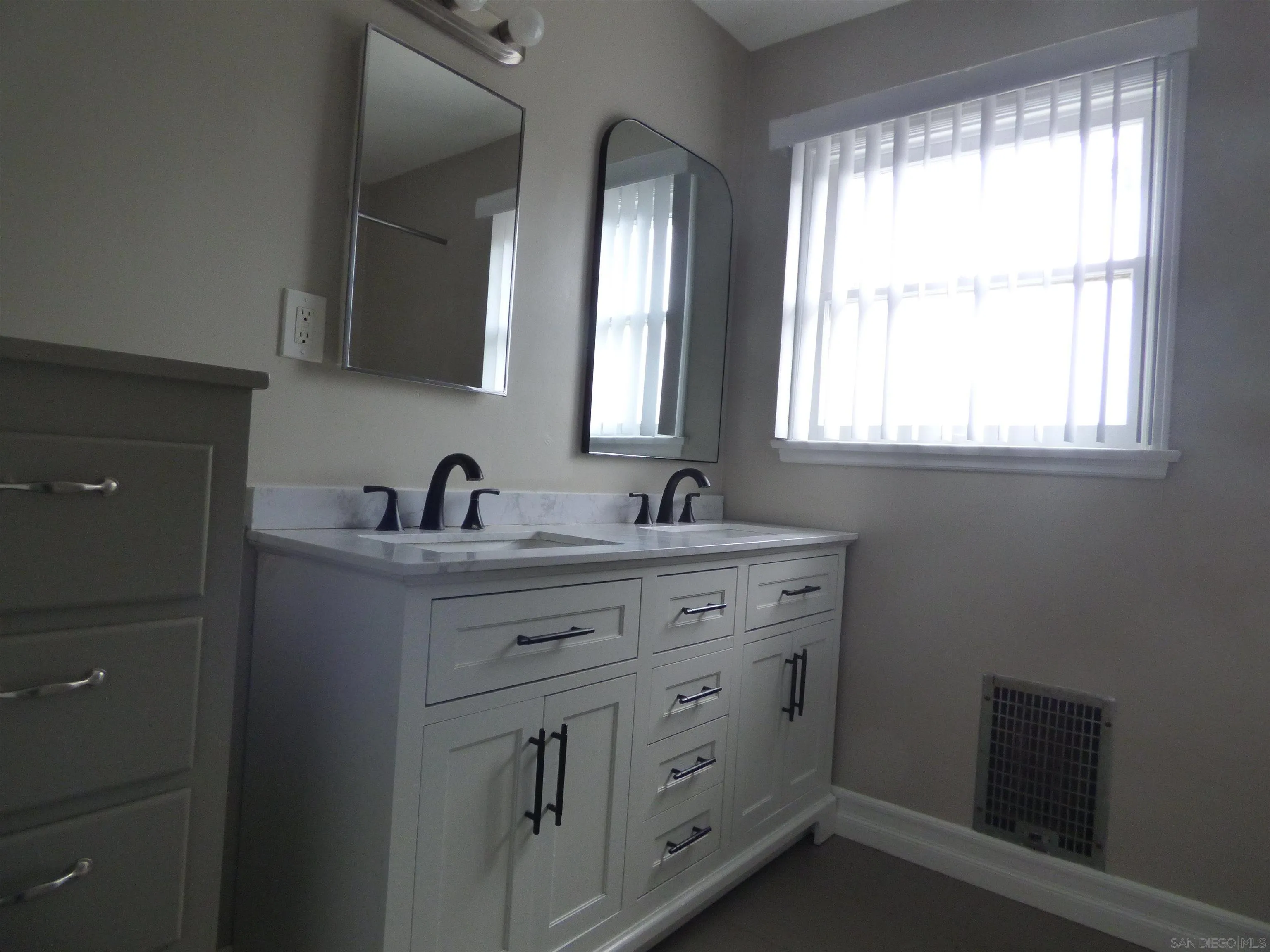 https://cdn.realtyfeed.com/cdn/127/260008462/99663a1097e510014189c1aba5e41edd.webp