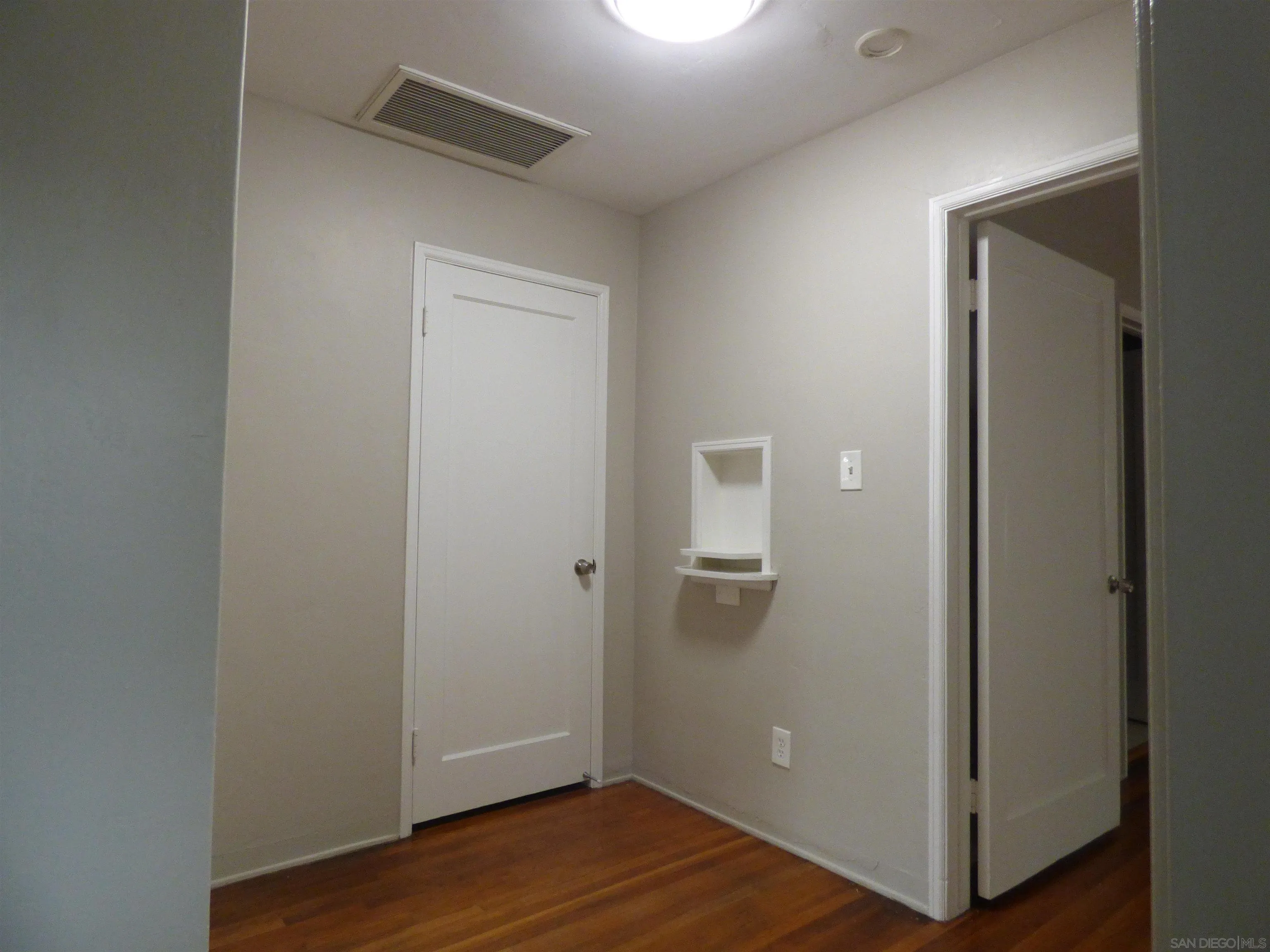https://cdn.realtyfeed.com/cdn/127/260008462/a115d8bd2383022e4f457b7164ee335a.webp