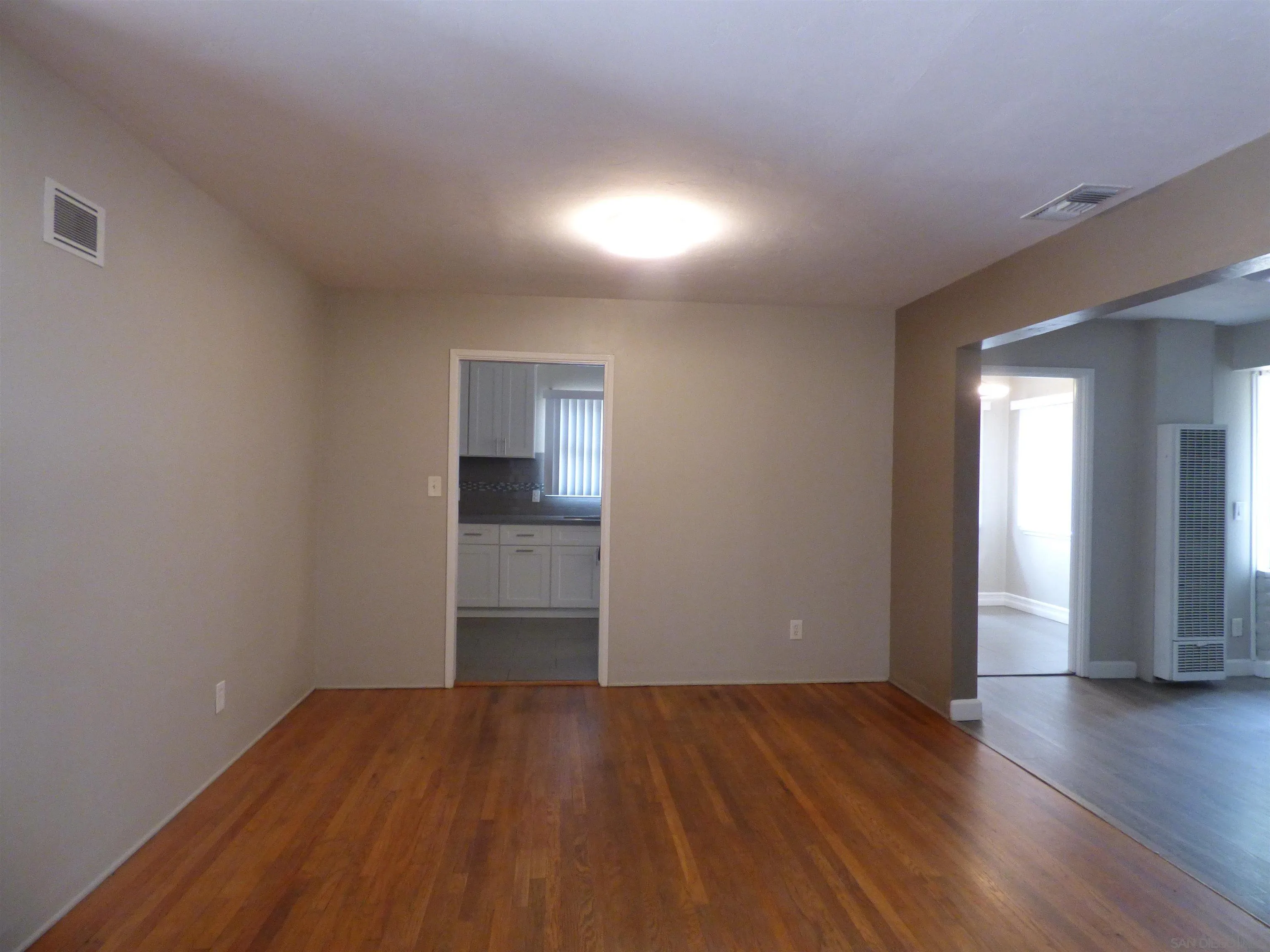 https://cdn.realtyfeed.com/cdn/127/260008462/a1cbf7275075de27dda9e94cfc6cf654.webp