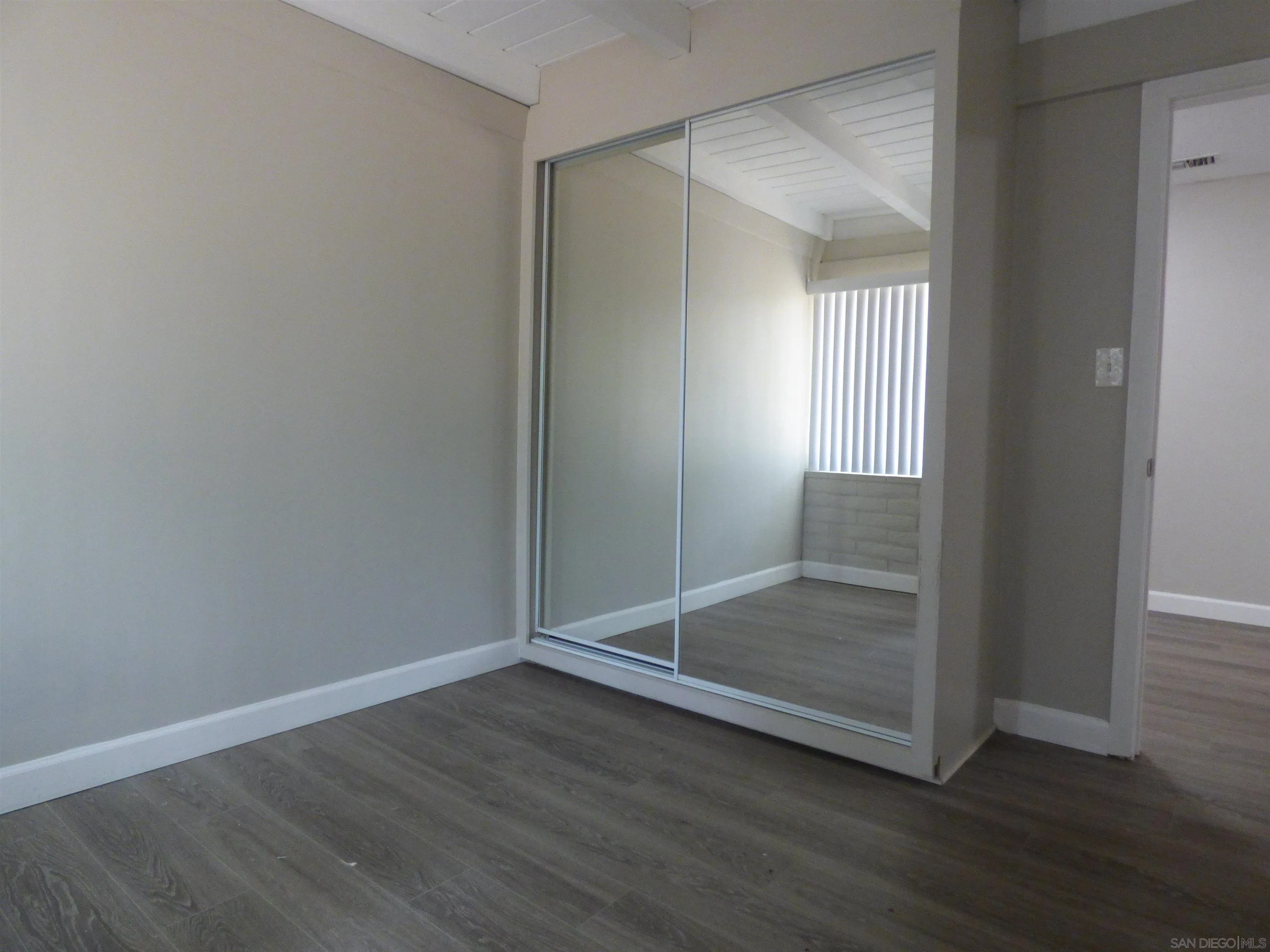 https://cdn.realtyfeed.com/cdn/127/260008462/b60645b739d23aee0cc5693b675e5e7d.webp