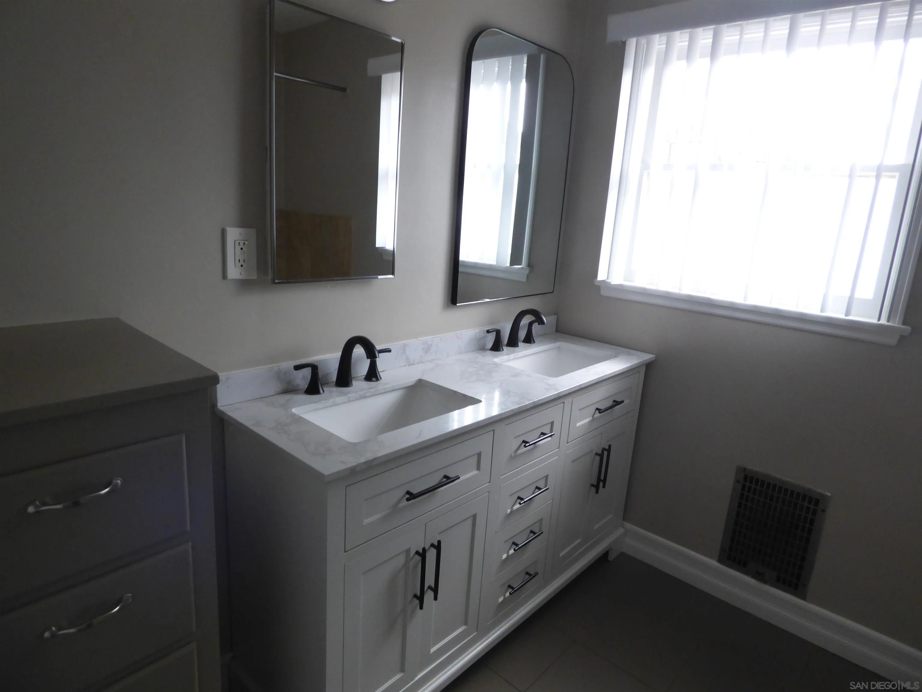https://cdn.realtyfeed.com/cdn/127/260008462/c4de591277cf9215e47de0735e35a57f.webp