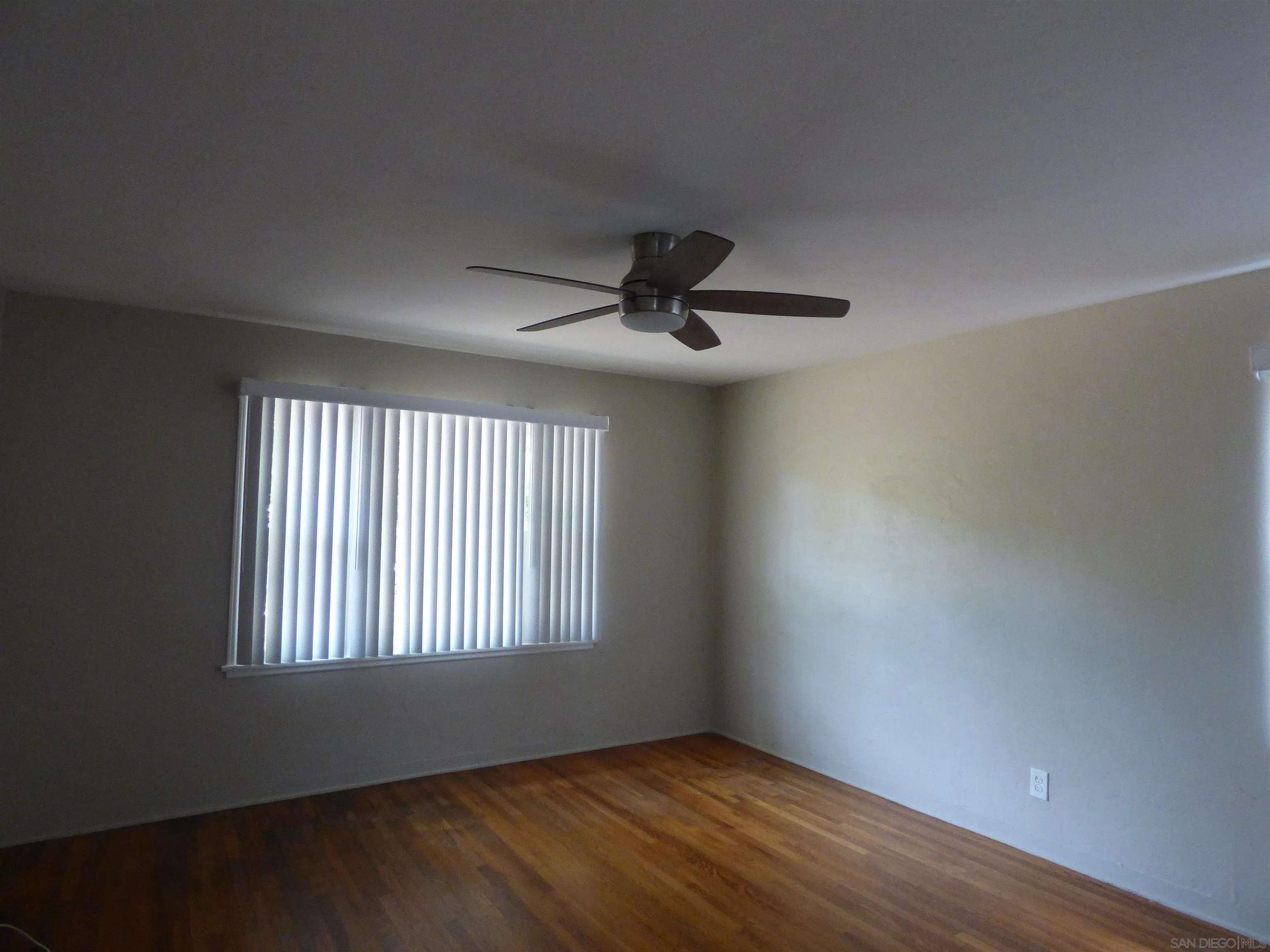 https://cdn.realtyfeed.com/cdn/127/260008462/e2ced4466d827693f30887a0ef452ce6.webp