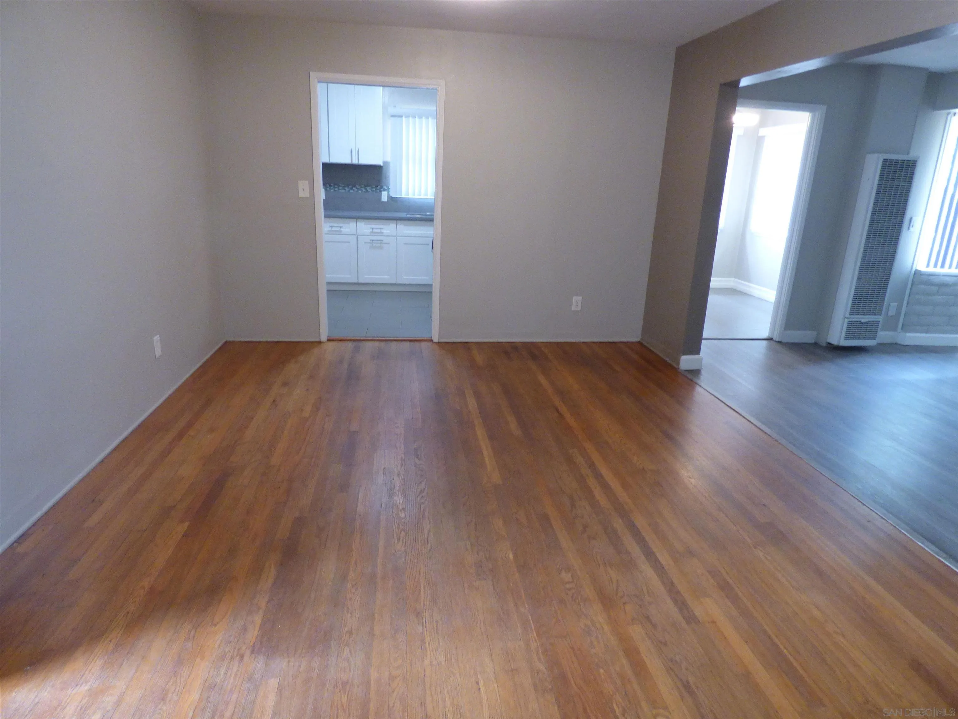 https://cdn.realtyfeed.com/cdn/127/260008462/edc77f882b61a508f2d1017018e44951.webp