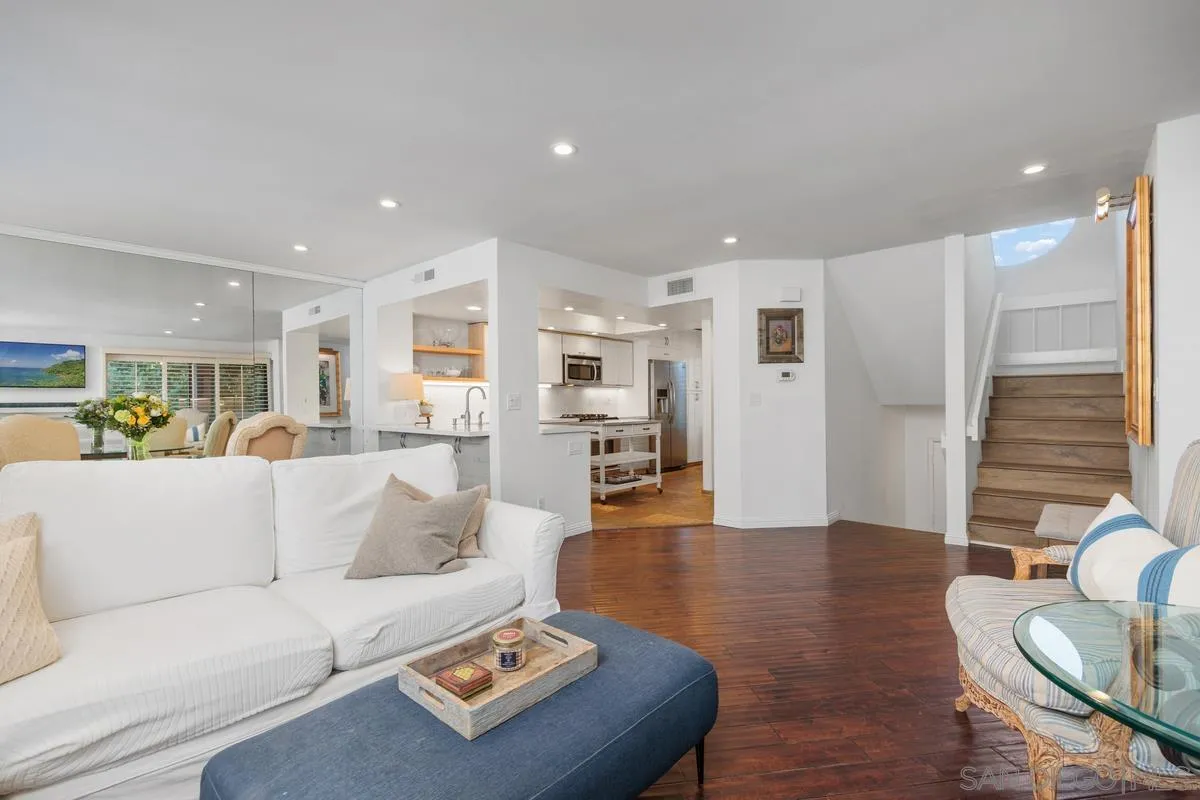 Photo #6: 260008471 Listing: Photo #6