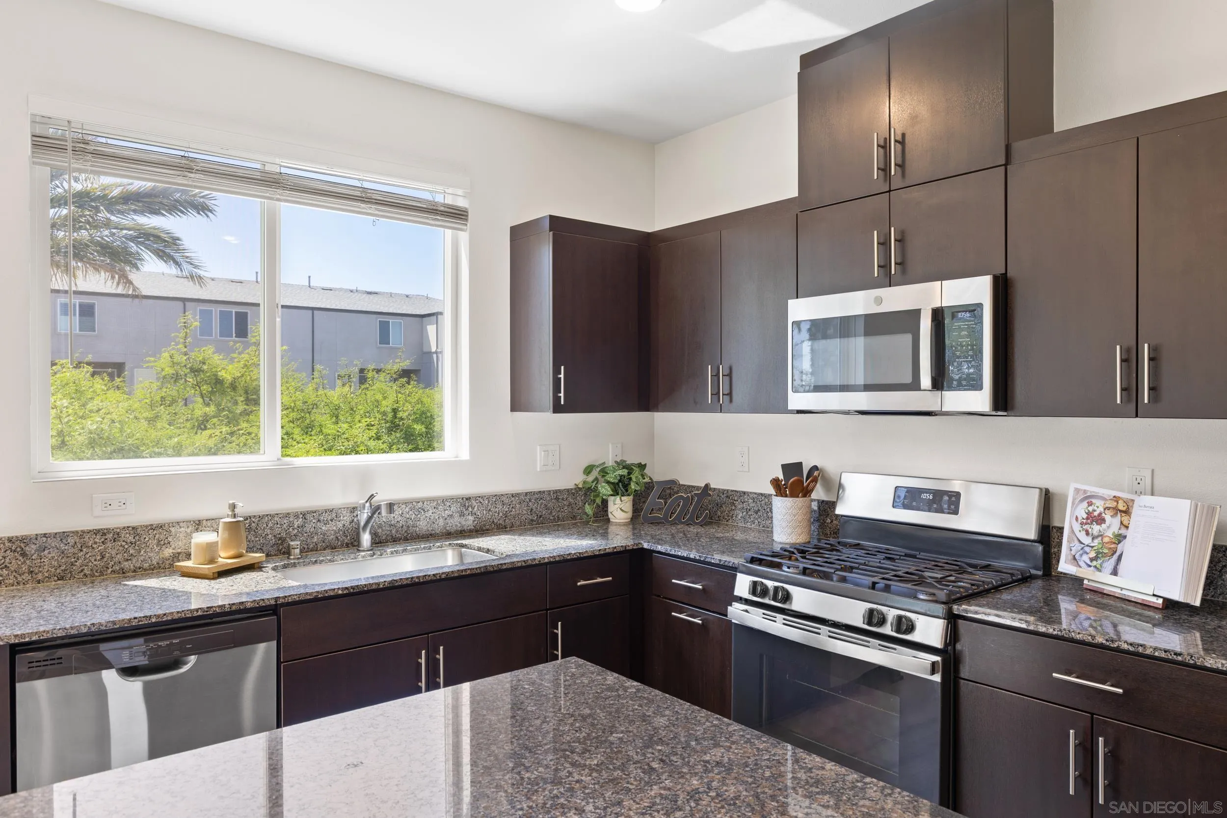 Photo #9: 260008472 Listing: Photo #9