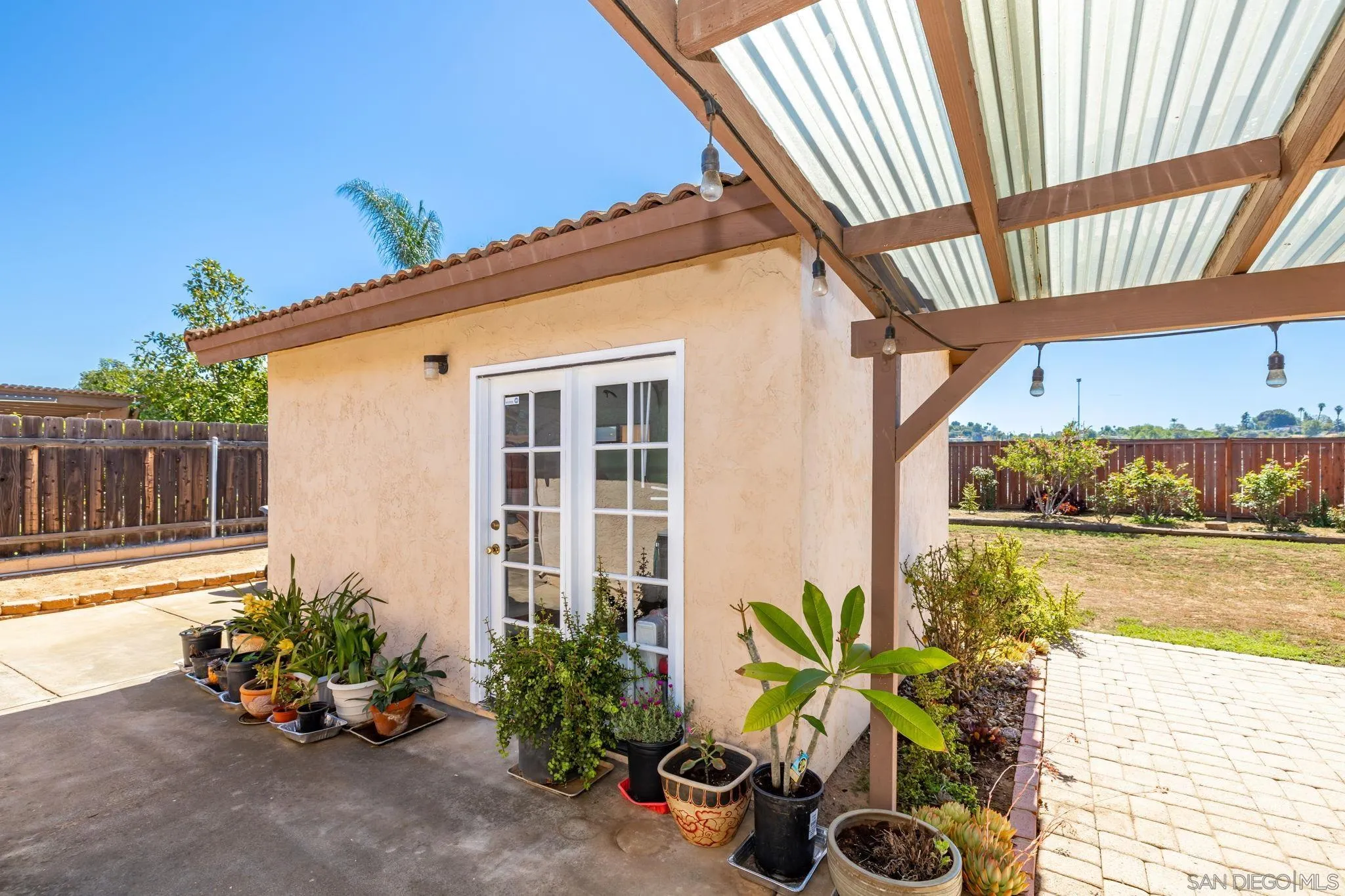 https://cdn.realtyfeed.com/cdn/127/260008474/f77e53ffc81c174ef566a9f1bccaaf1e.webp