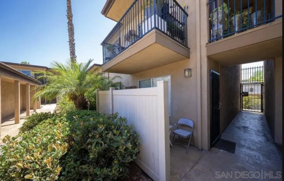 Photo #3: 260008479 Listing: Photo #3