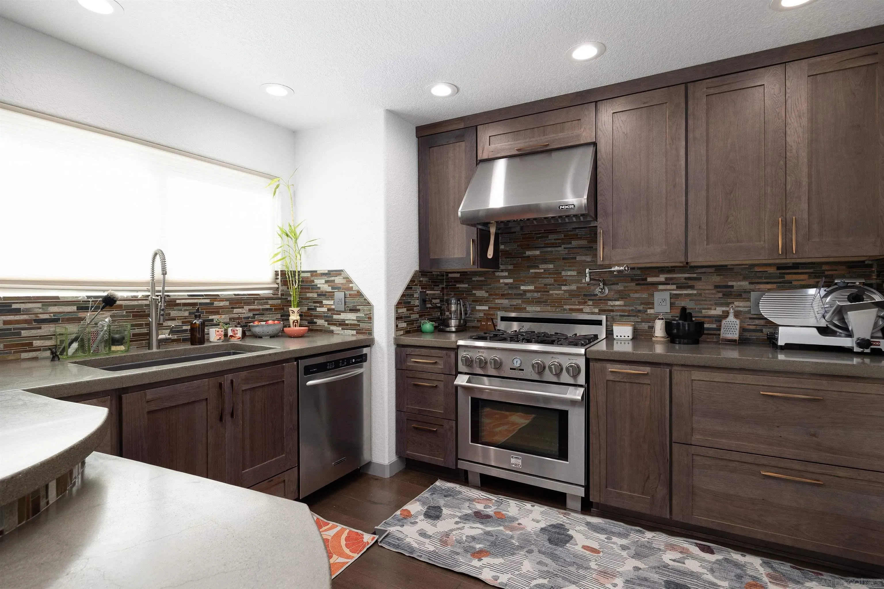 Photo #7: 260008484 Listing: Photo #7
