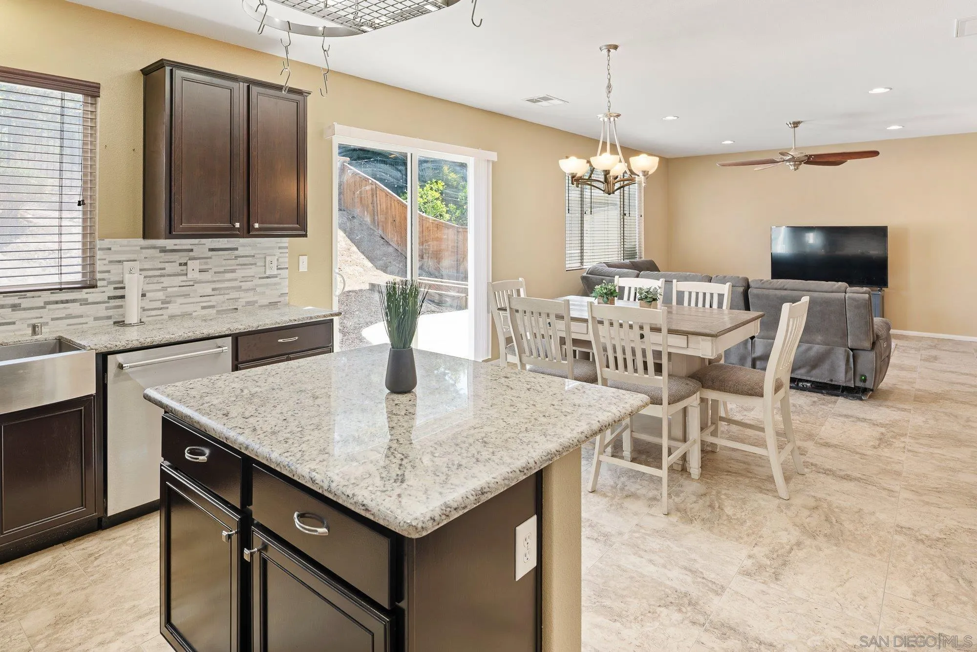 https://cdn.realtyfeed.com/cdn/127/260008486/0edac777ebe349aae4447183b38b3693.webp