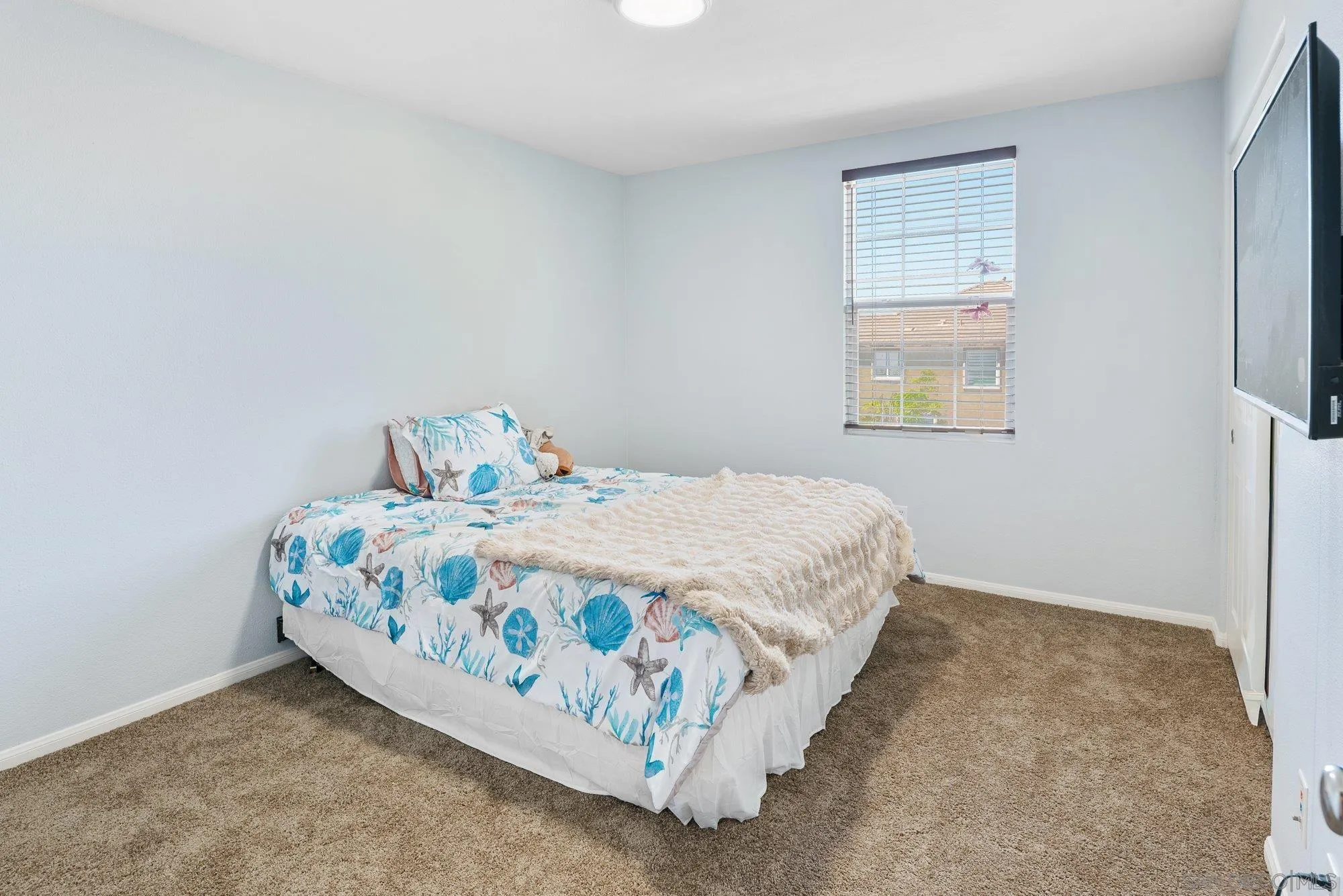 https://cdn.realtyfeed.com/cdn/127/260008486/60c8013daa249d04df46b3e930af4b69.webp