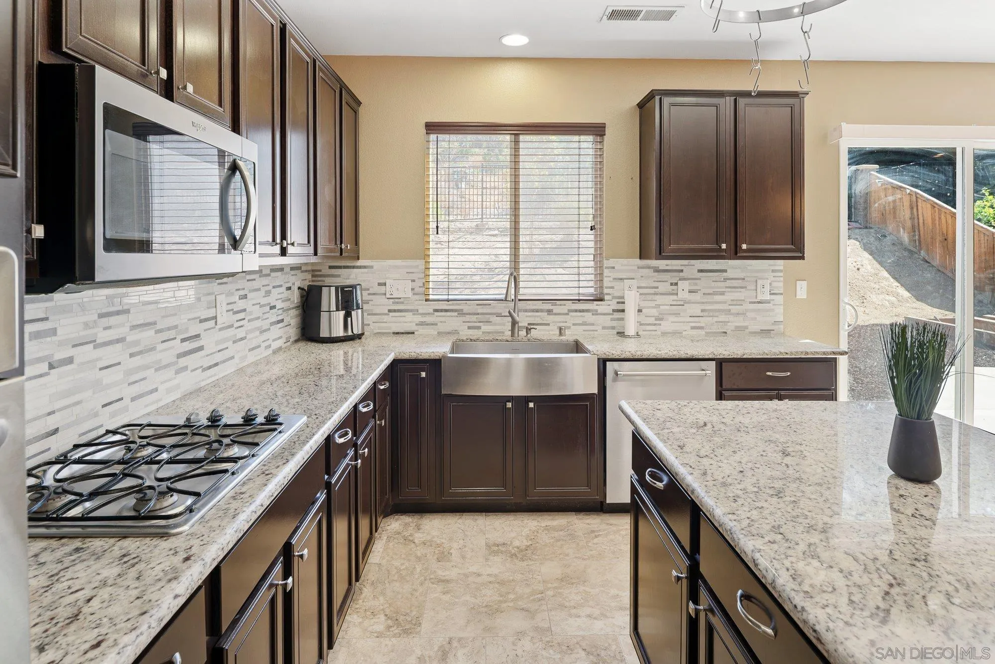 https://cdn.realtyfeed.com/cdn/127/260008486/7d6a3dd7f9d4f96588362717b5d44470.webp