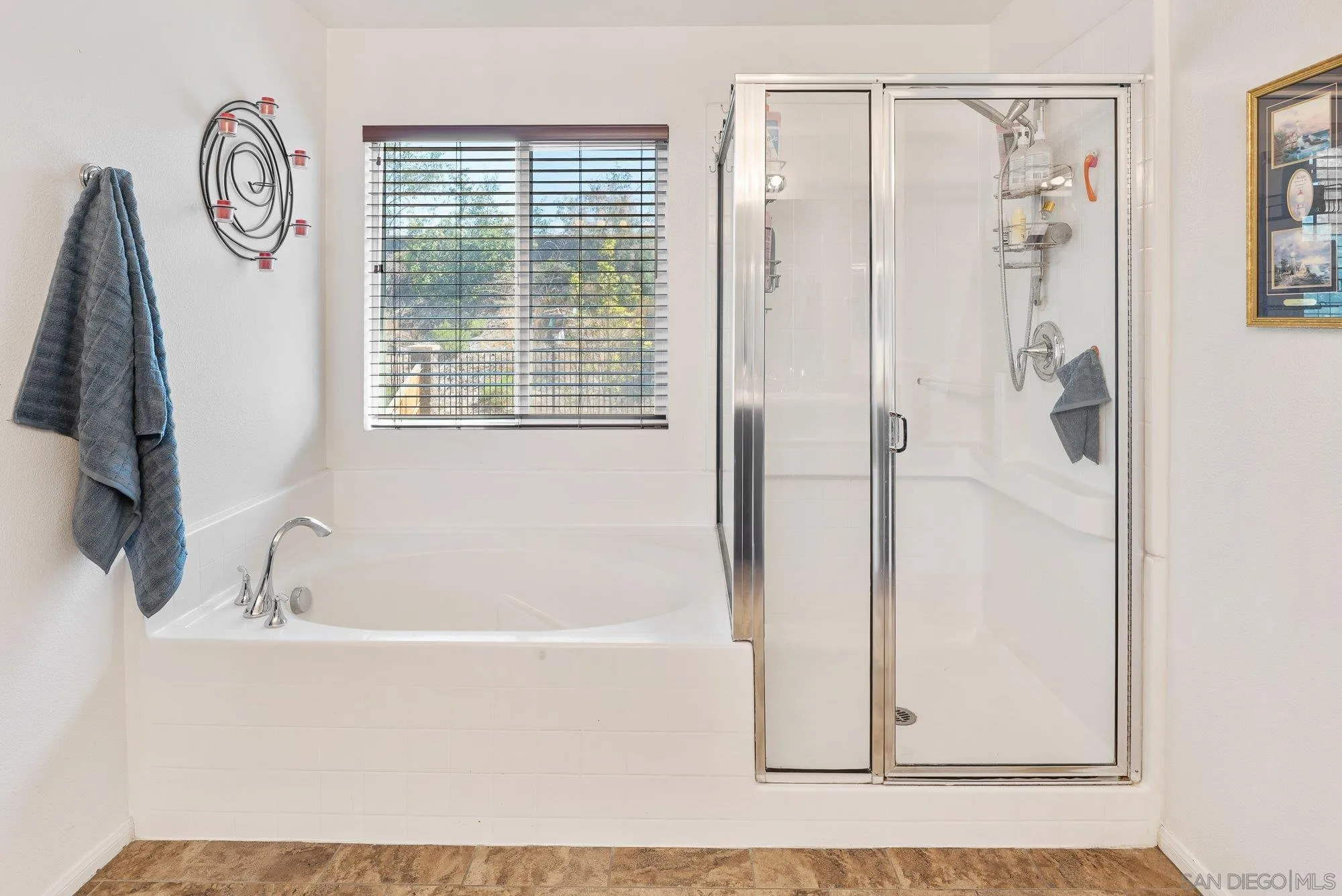 https://cdn.realtyfeed.com/cdn/127/260008486/e5f7c7cd9f8ef8ff41761a1ceb52f5ec.webp