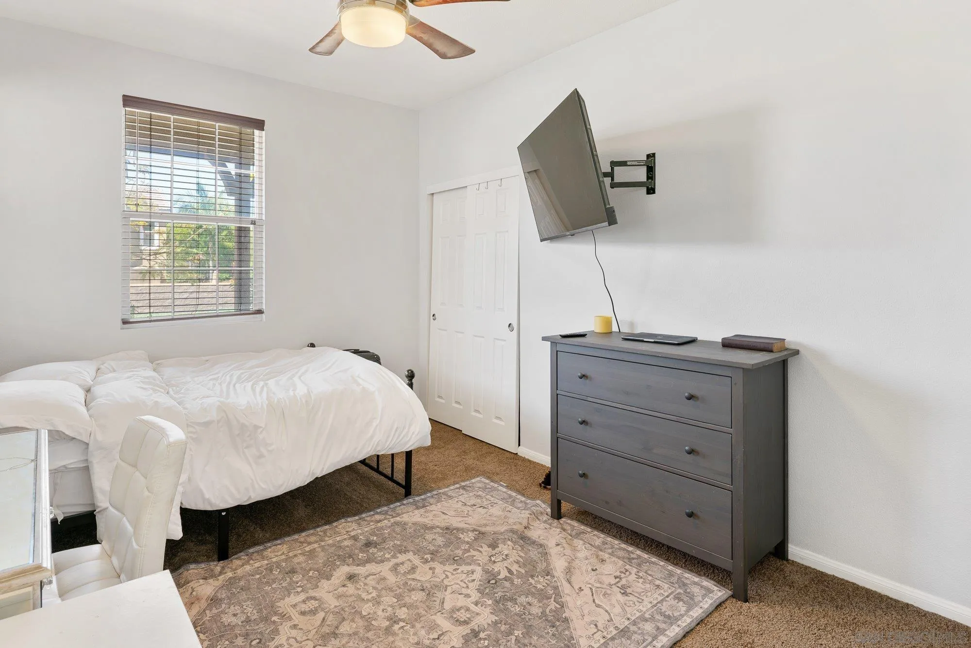 https://cdn.realtyfeed.com/cdn/127/260008486/e9ad31ff9730a1e9a7d99f77aca82d32.webp