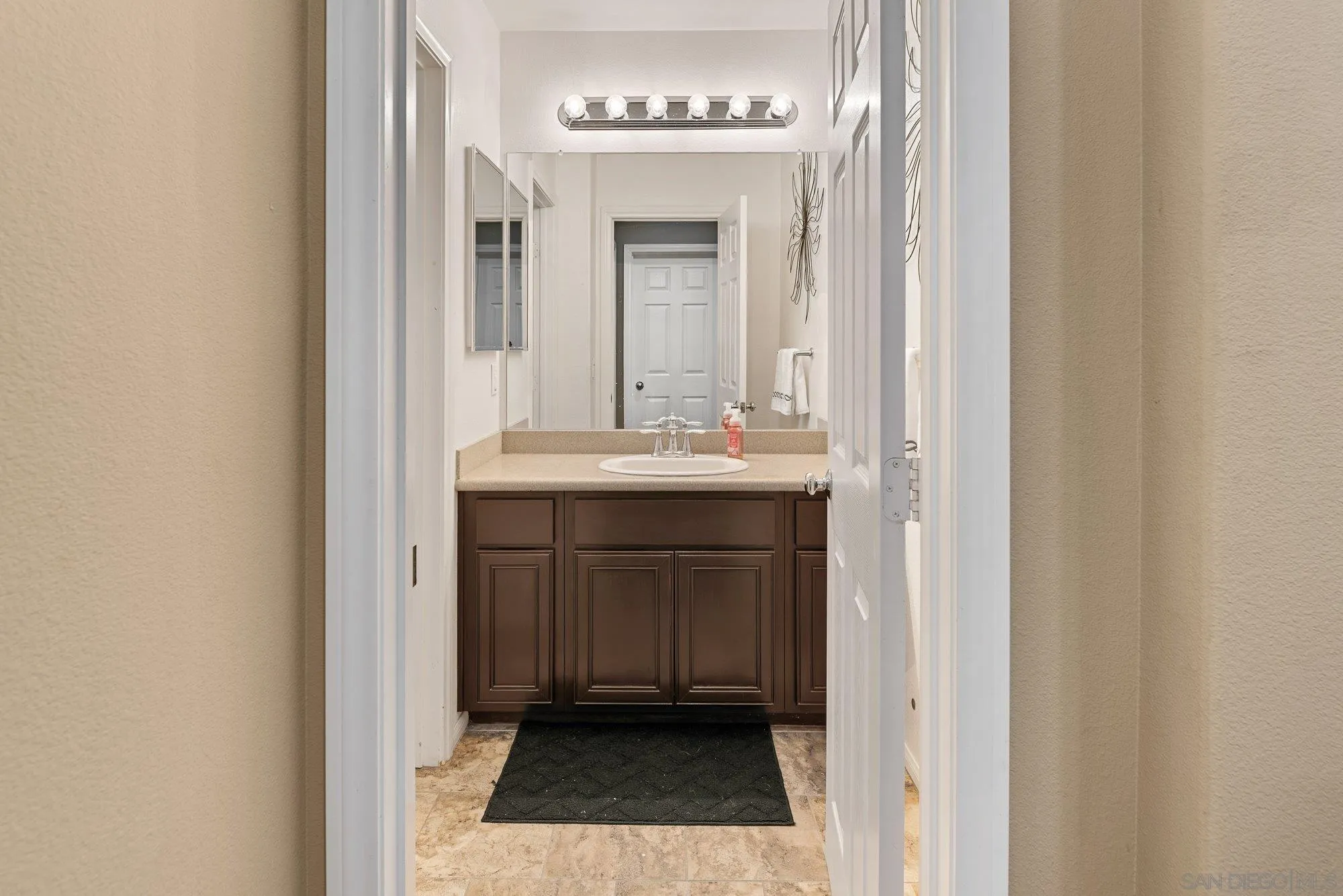 https://cdn.realtyfeed.com/cdn/127/260008486/ef9859538b6da23cf17f6698f3c77df9.webp