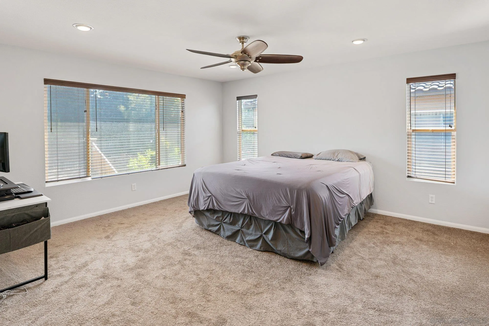 https://cdn.realtyfeed.com/cdn/127/260008486/fb397b233d9c99759e83ec7843d7bbca.webp