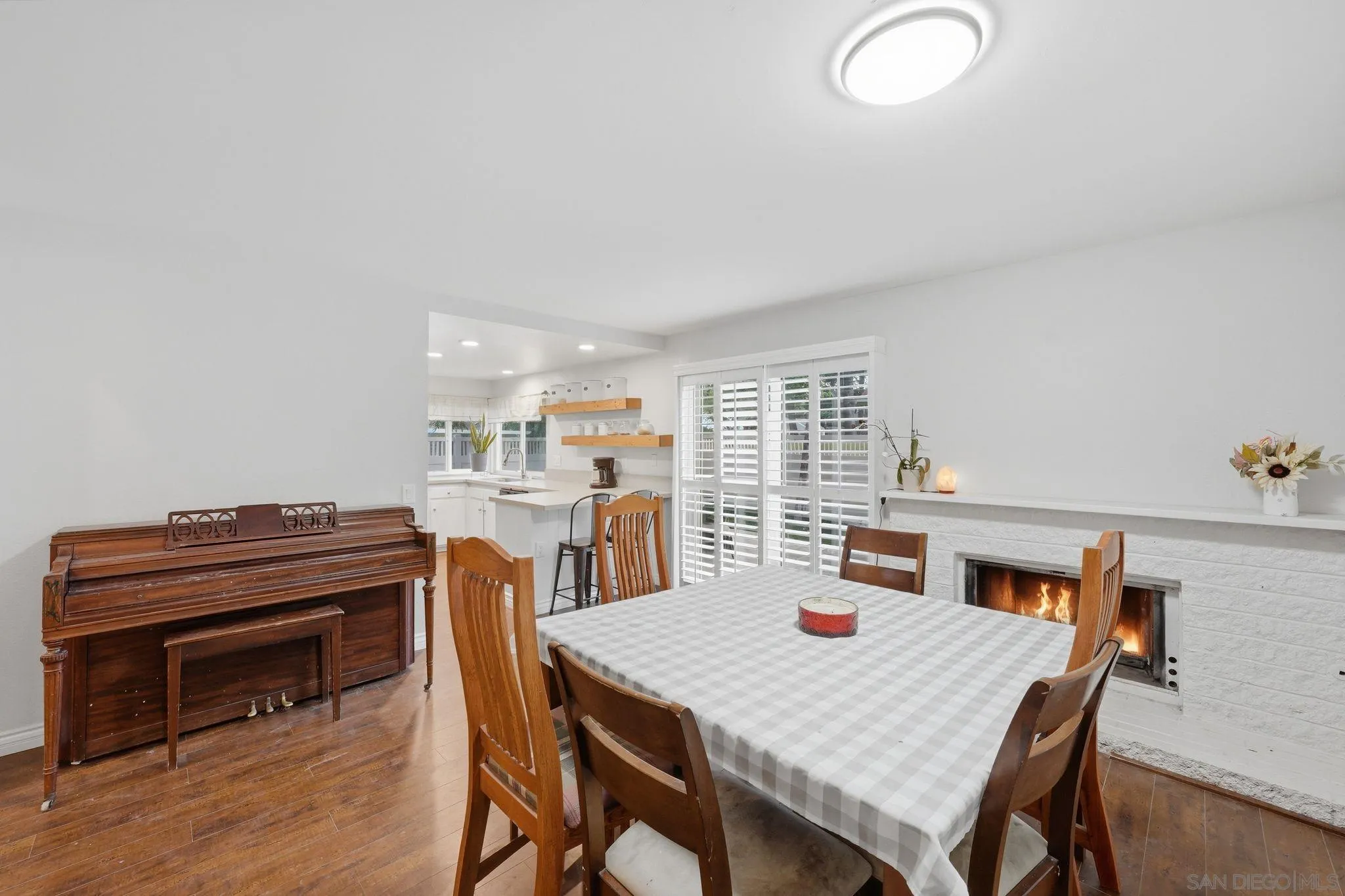 https://cdn.realtyfeed.com/cdn/127/260008487/3fe6c1970b39836af2c874d94ba01432.webp