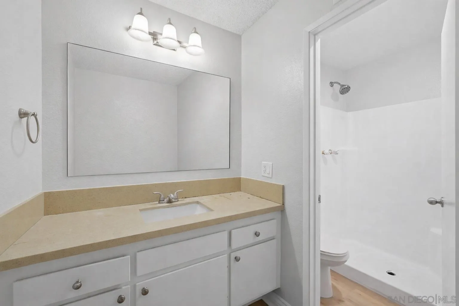 https://cdn.realtyfeed.com/cdn/127/260008487/ba1a96226aa38976e946b58e4f22fe15.webp