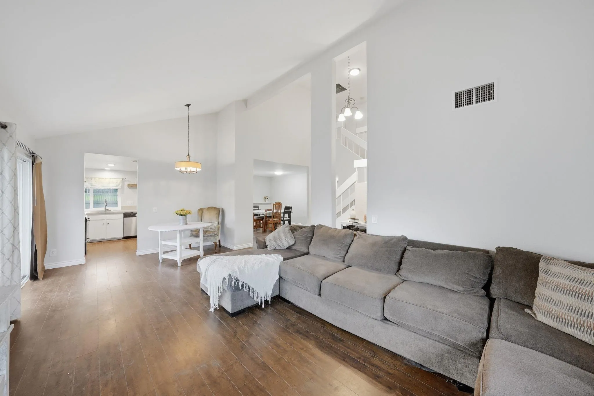 https://cdn.realtyfeed.com/cdn/127/260008487/f350a653e192d745f1737badc838a92f.webp