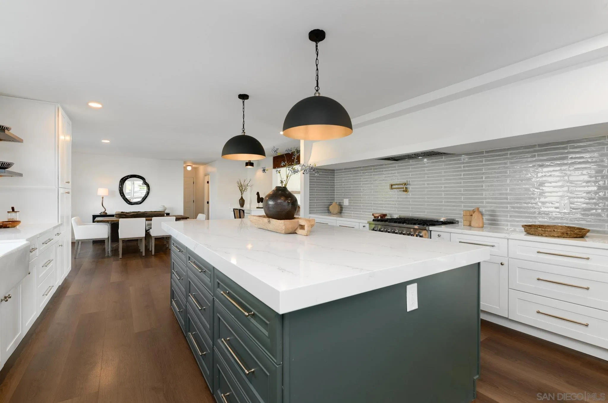https://cdn.realtyfeed.com/cdn/127/260008488/7ba73679954450dc04954b13a2b40d45.webp