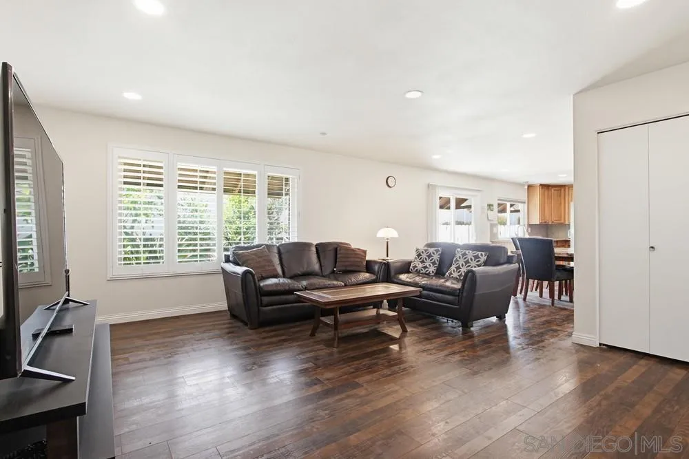 https://cdn.realtyfeed.com/cdn/127/260008489/0cca91226e19babd6f2688270bf4a87d.webp