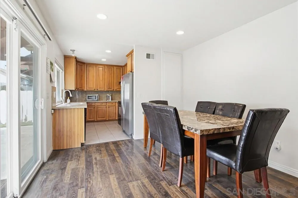 https://cdn.realtyfeed.com/cdn/127/260008489/3a8c3e23560e20c1e8511a58bb7c1586.webp