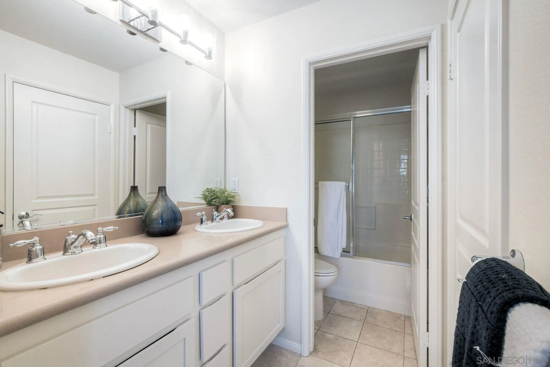 Photo #10: 260008495 Listing: Photo #10