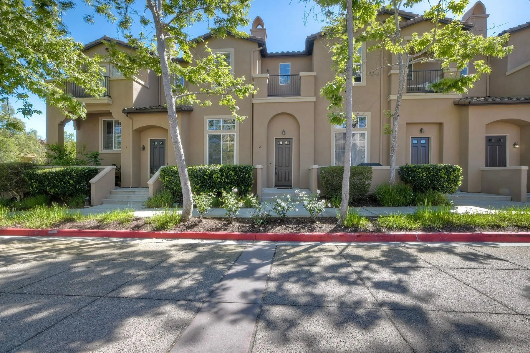 Photo #1: 260008495 Listing: Photo #1