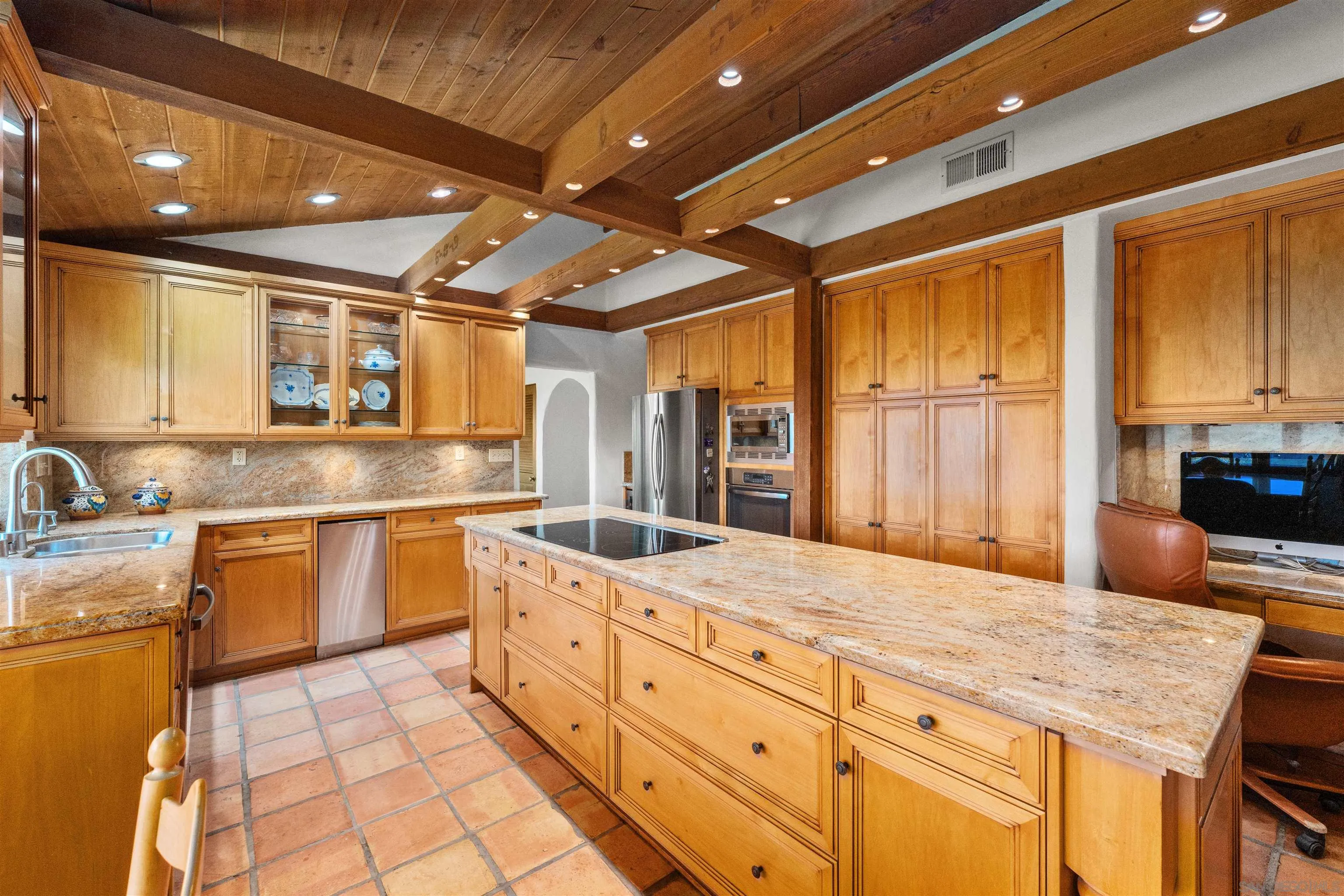 https://cdn.realtyfeed.com/cdn/127/260008496/00104cf9887b71f8c9a9720d46a7e9b1.webp