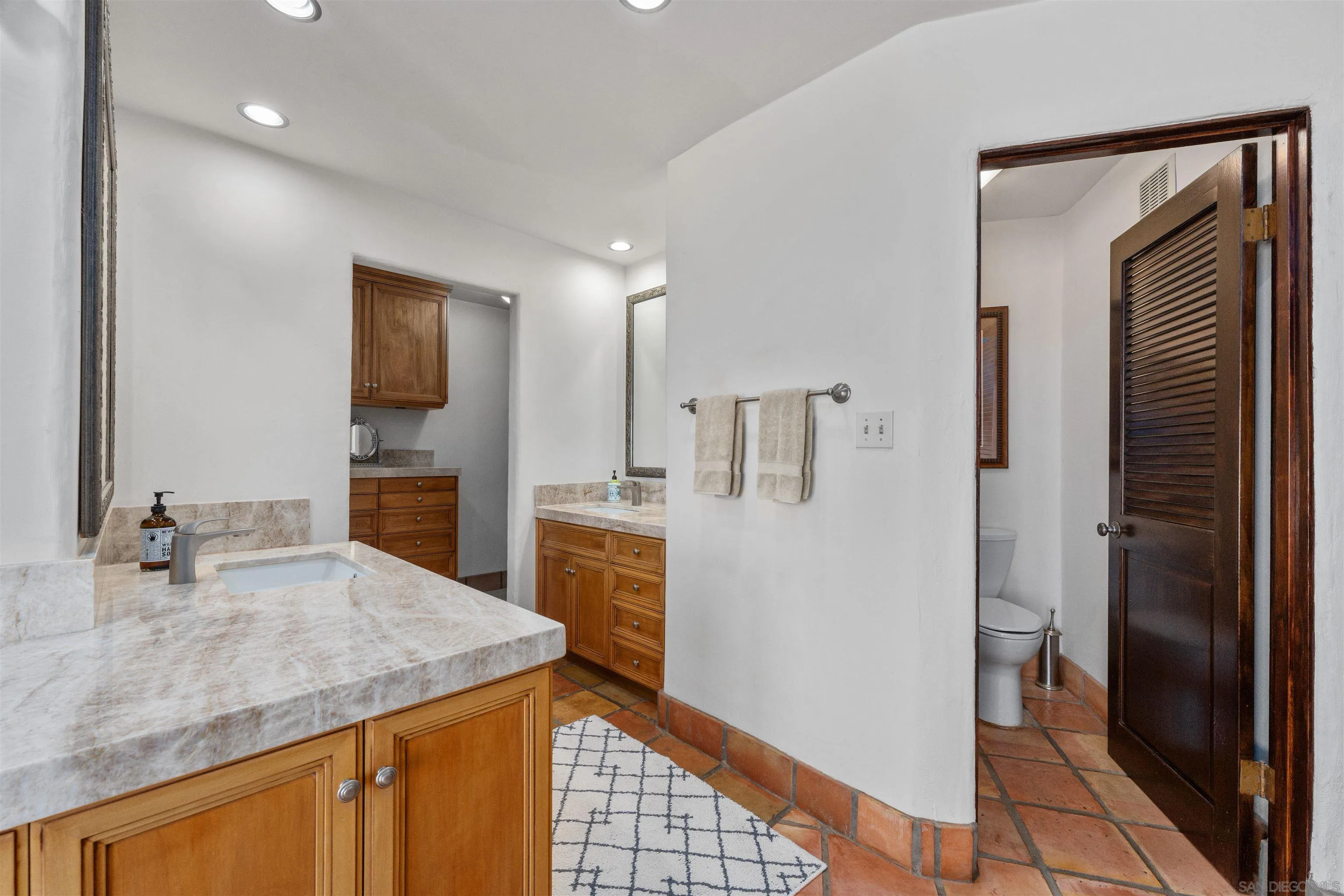 https://cdn.realtyfeed.com/cdn/127/260008496/34bf7323426a96ef0311c04b10017647.webp