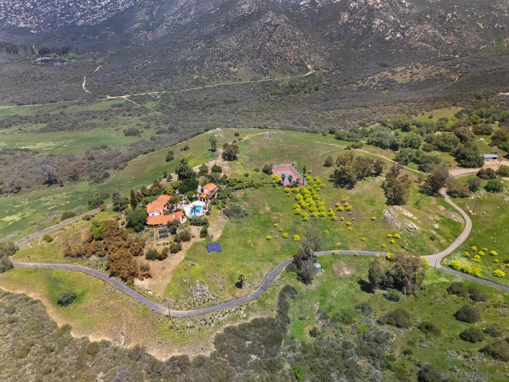 https://cdn.realtyfeed.com/cdn/127/260008496/9b9b20b4eddb42b0a449eac7fc5cc8a7.webp