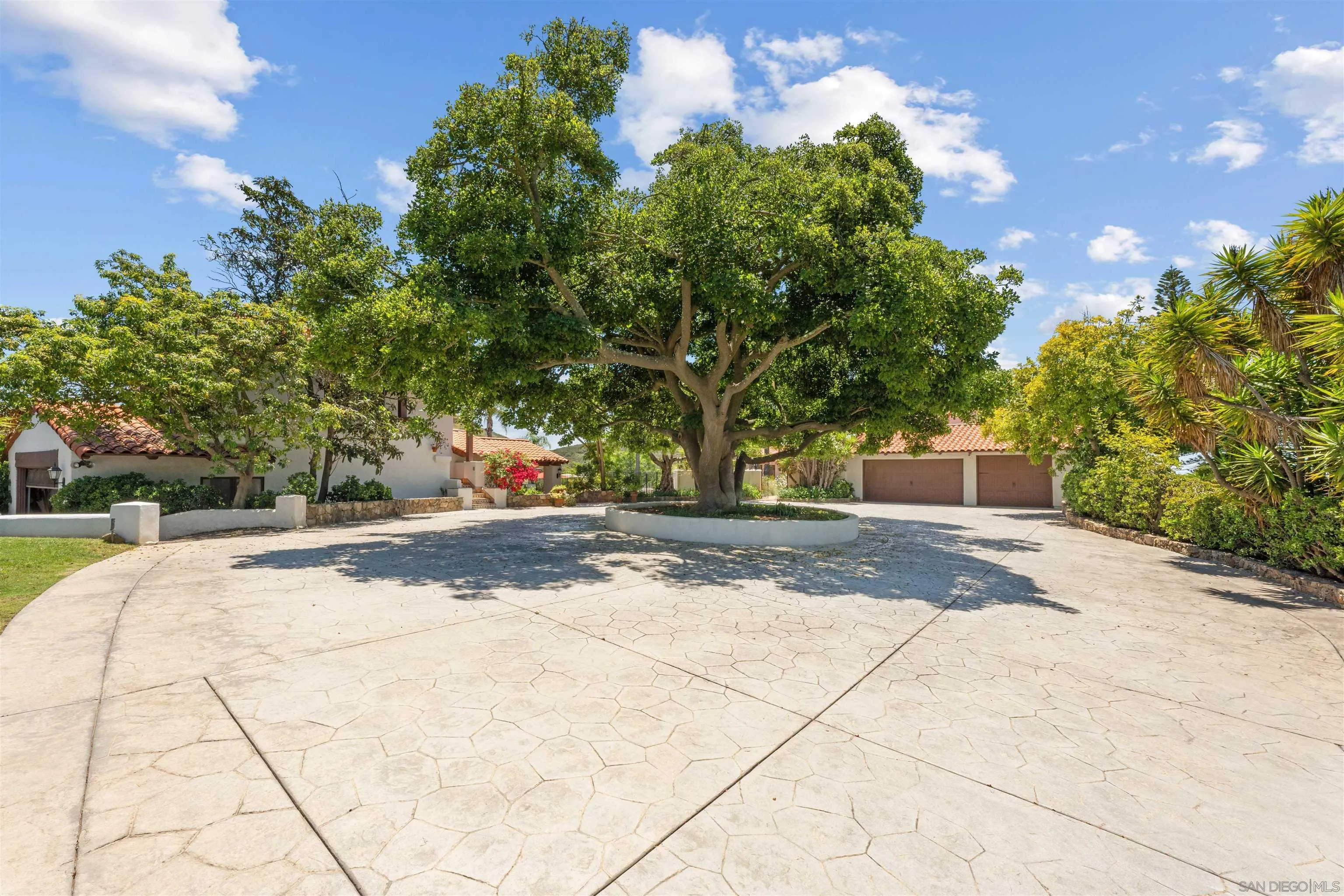 https://cdn.realtyfeed.com/cdn/127/260008496/f259792b7de159b67175c2ed17a39664.webp