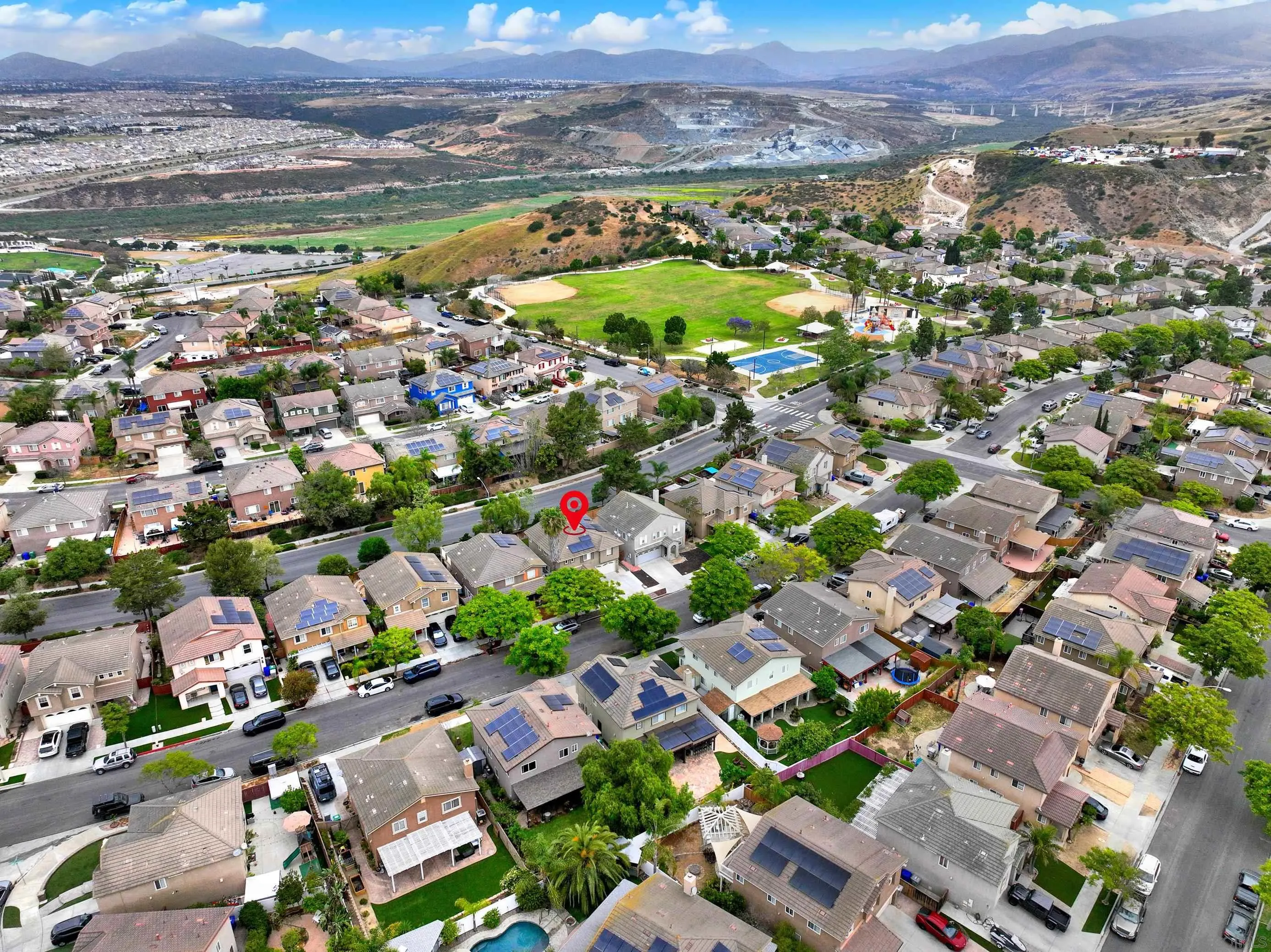 https://cdn.realtyfeed.com/cdn/127/260008497/311603387c690197902b270a7bb79e93.webp