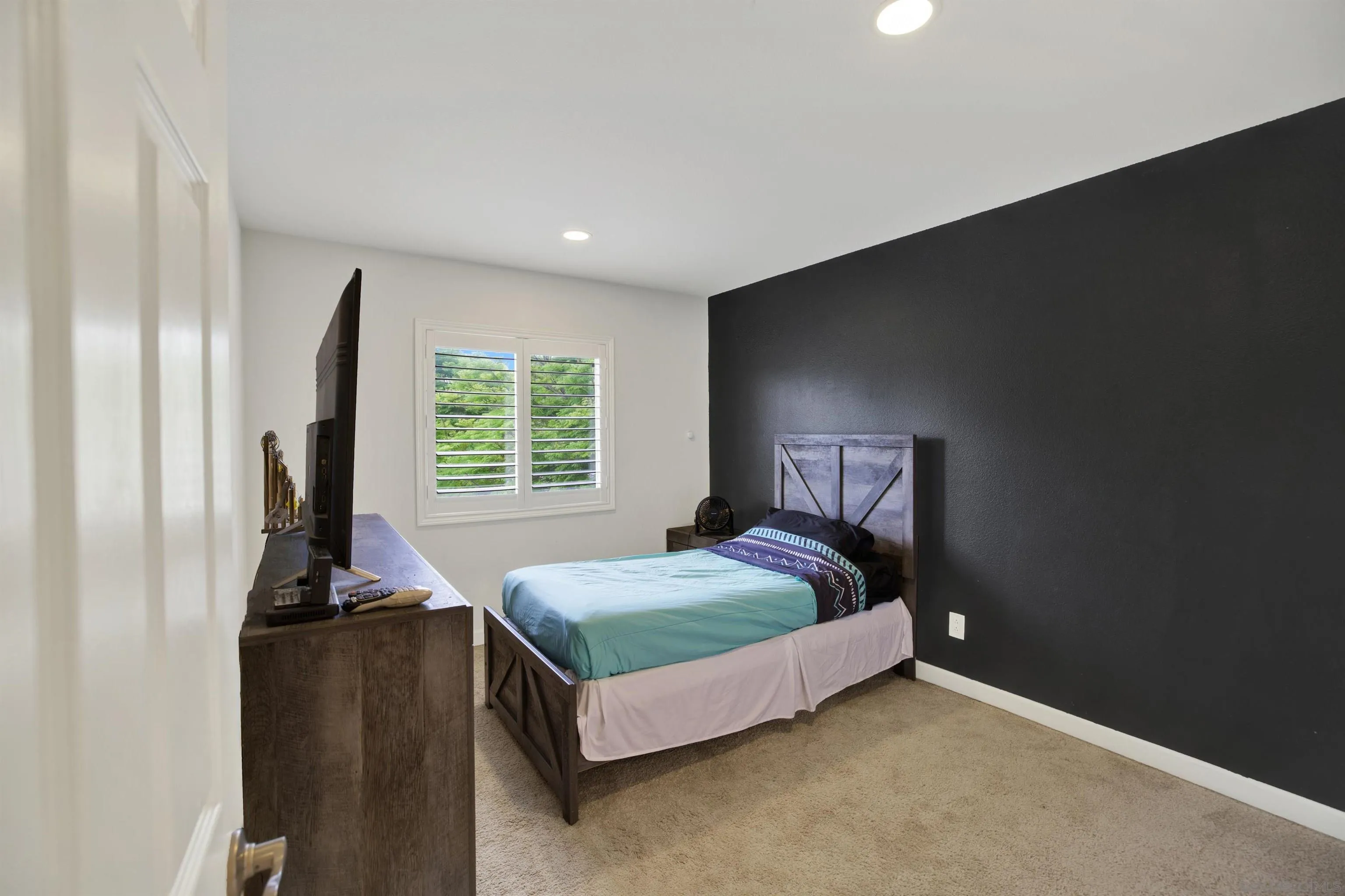 https://cdn.realtyfeed.com/cdn/127/260008497/3278994cf5573d41bcab22b355090ff1.webp