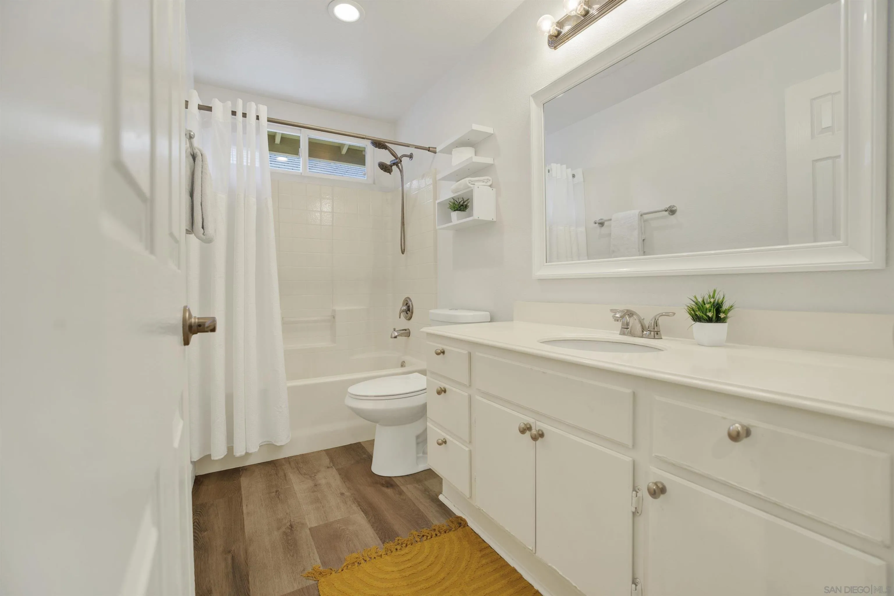 https://cdn.realtyfeed.com/cdn/127/260008497/5b4256ed8c0f15e4d072dac49343d0ab.webp