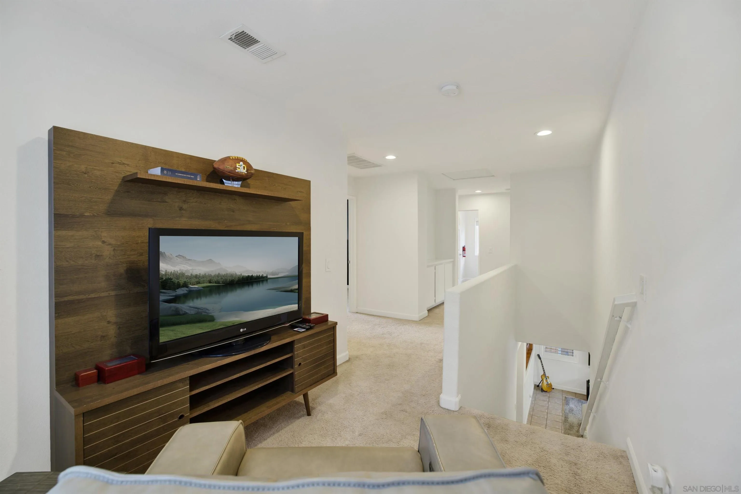 https://cdn.realtyfeed.com/cdn/127/260008497/6d562e6d220adb9582f671e97c2a99c7.webp