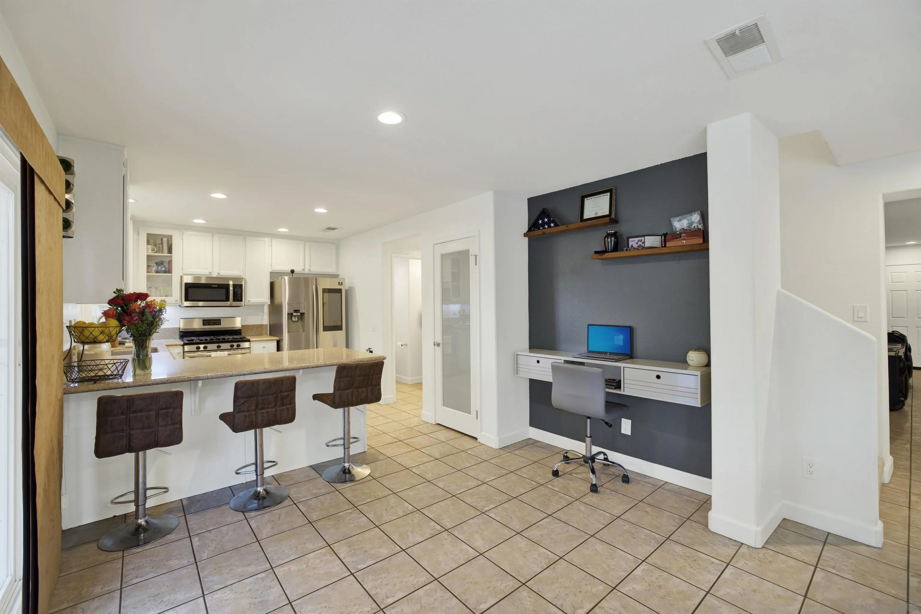 https://cdn.realtyfeed.com/cdn/127/260008497/c4a823926057befc57aa01c95190a753.webp
