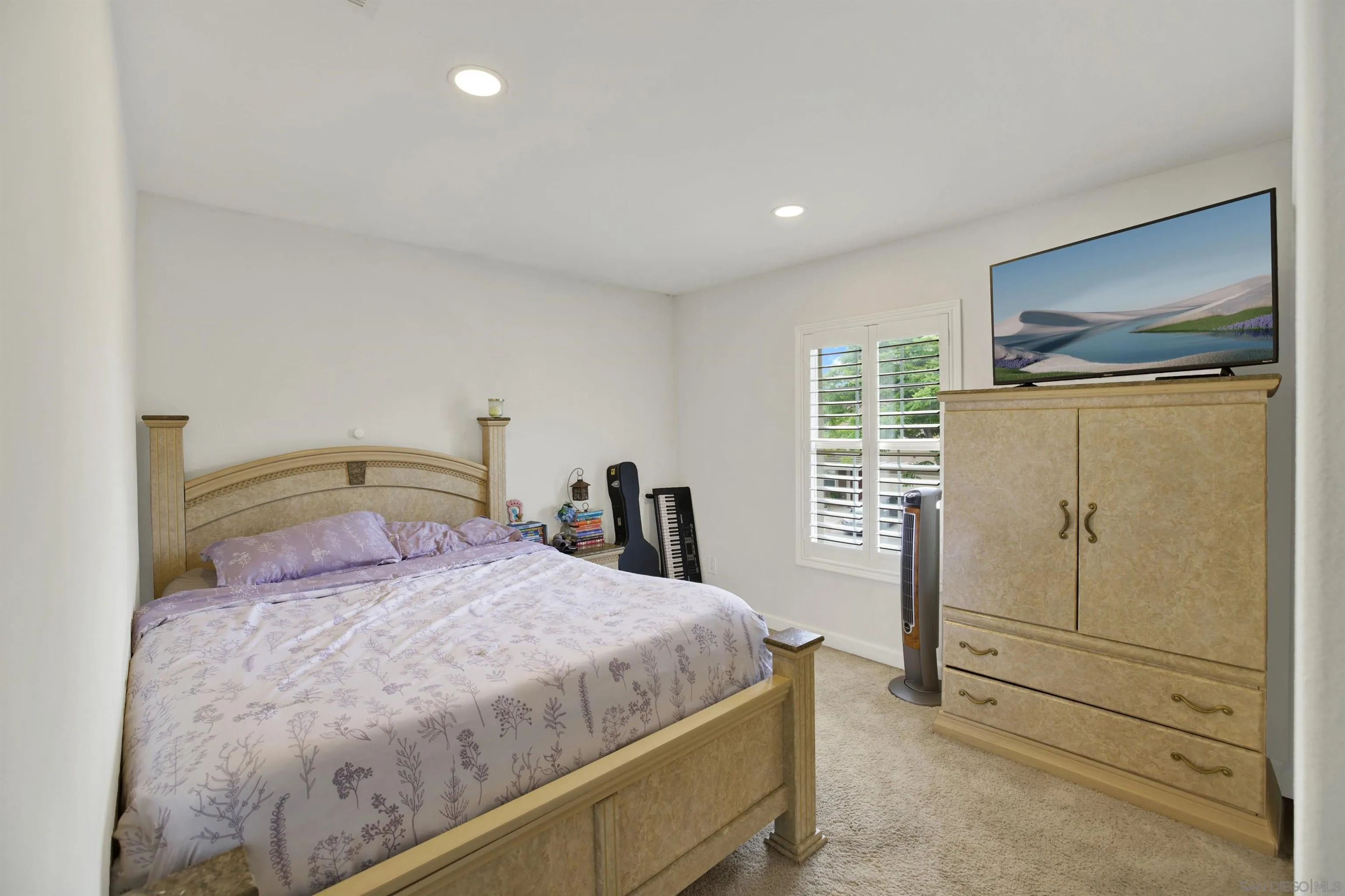 https://cdn.realtyfeed.com/cdn/127/260008497/c7c083124c7ba2896121c31501ecf189.webp