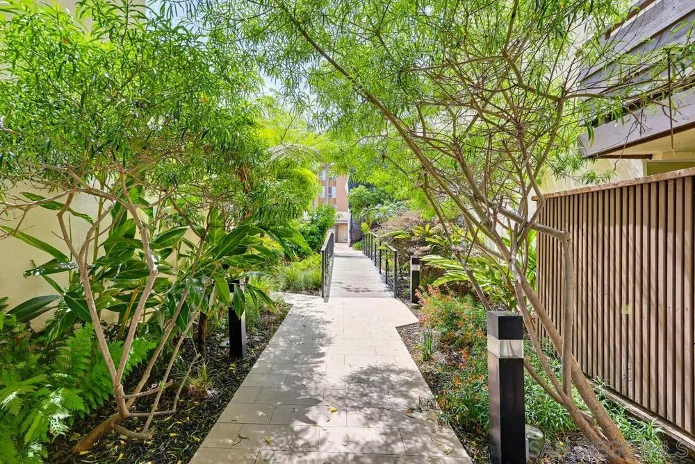 Photo #33: 260008499 Listing: Photo #33