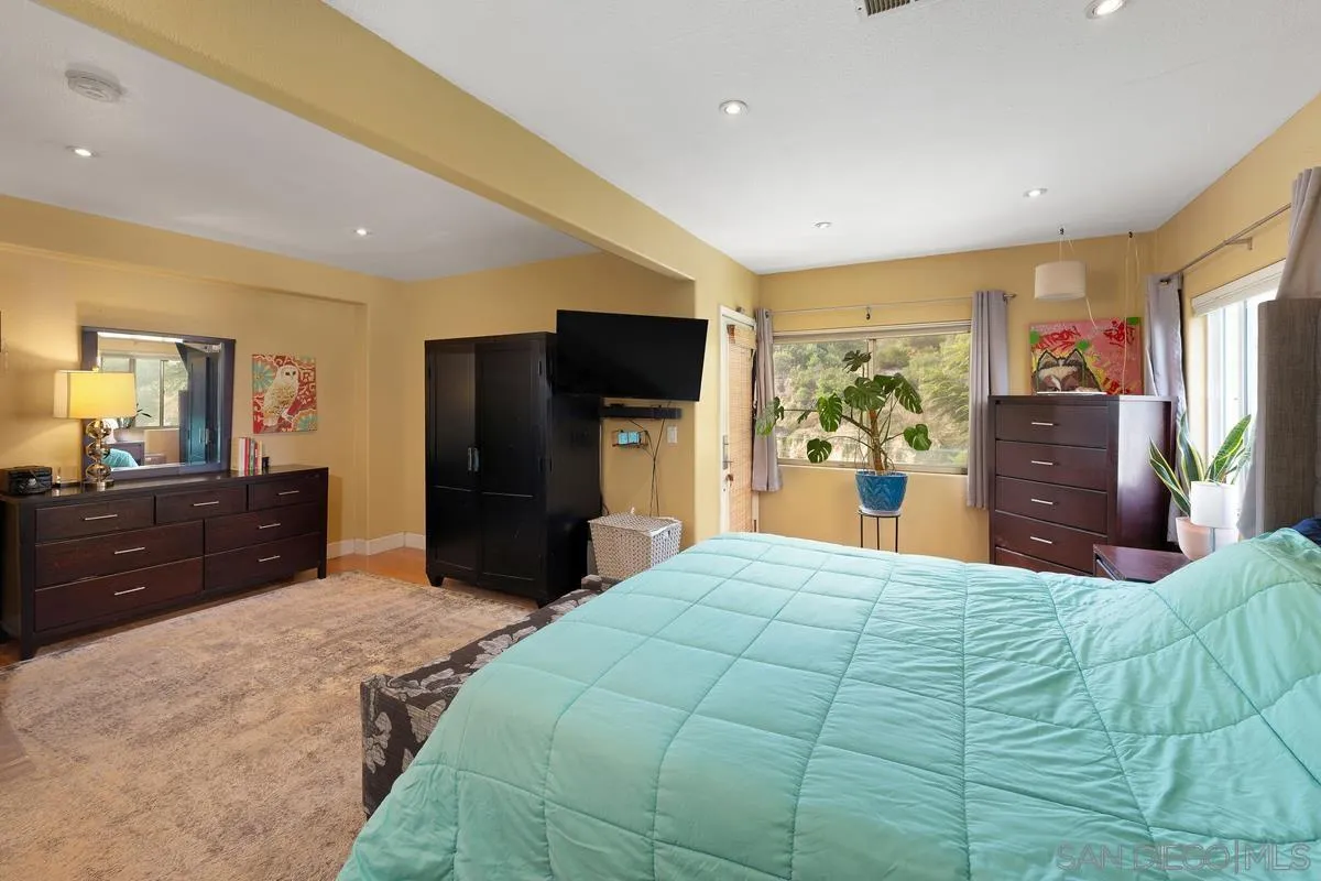 https://cdn.realtyfeed.com/cdn/127/260008503/0c9c26b52709225a6eda3a19e582acc4.webp