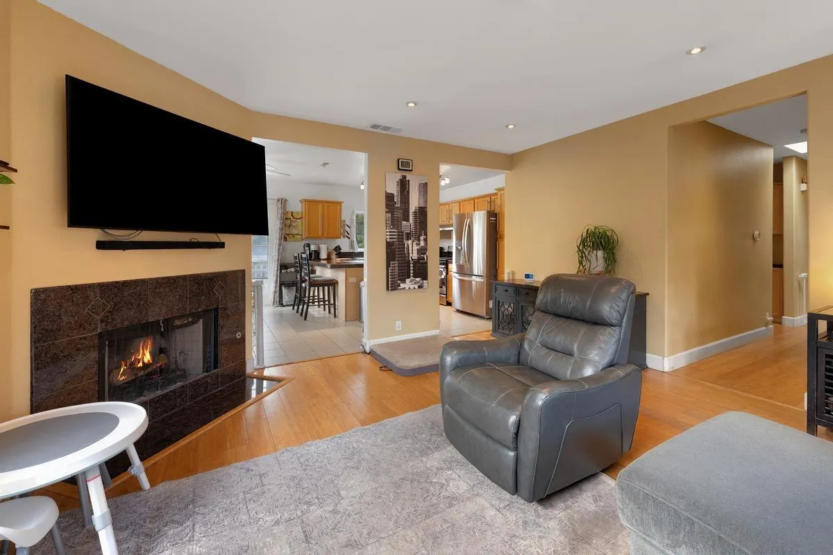 https://cdn.realtyfeed.com/cdn/127/260008503/2f0516063e5b1f3147f3bdc0bb0b6474.webp